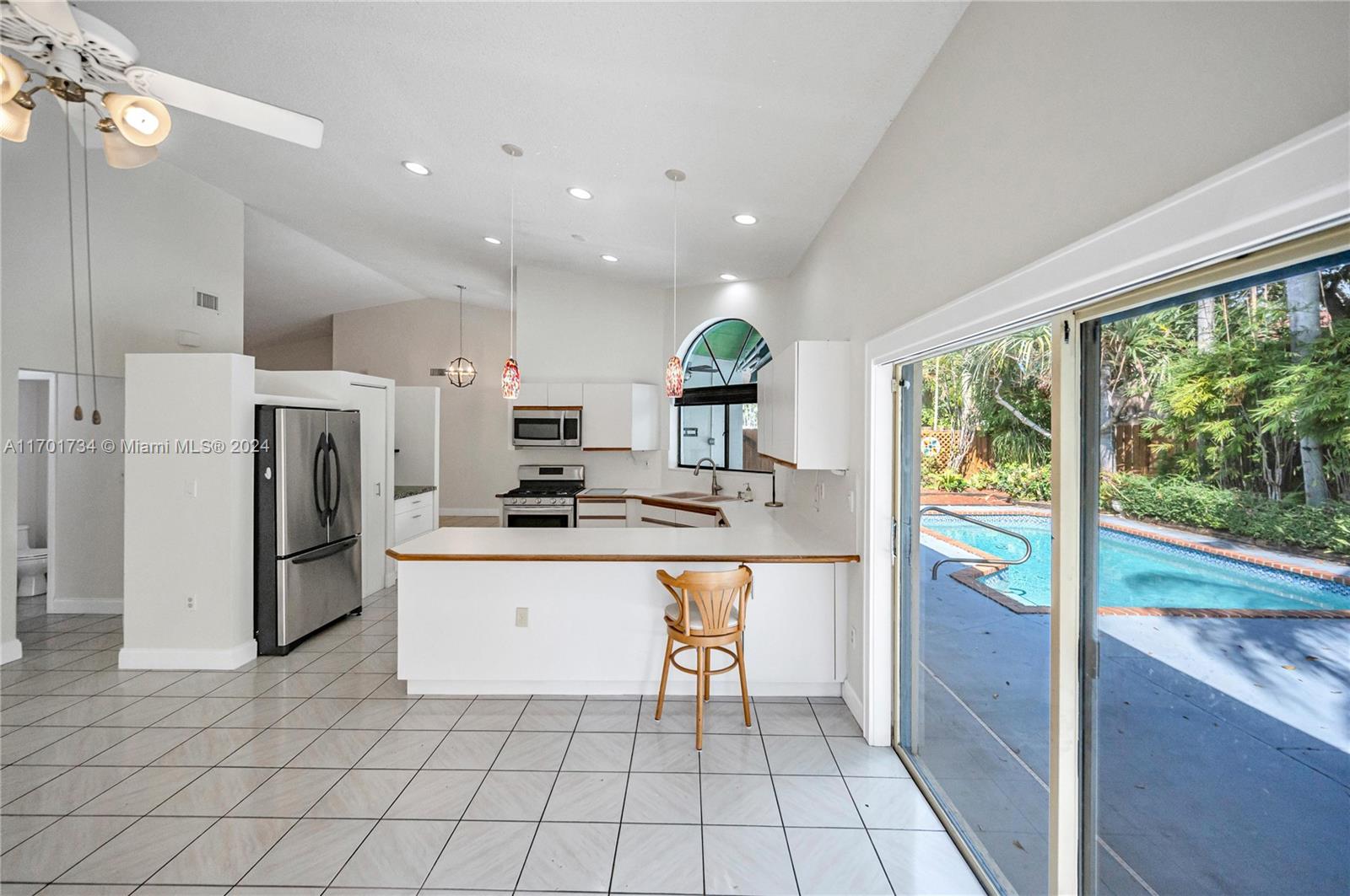 OAKWOOD AT THE HAMMOCKS - Residential Lease