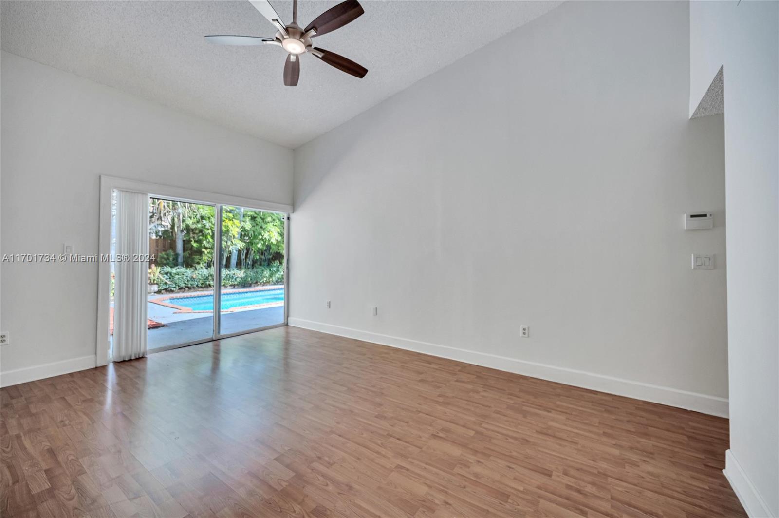 OAKWOOD AT THE HAMMOCKS - Residential Lease