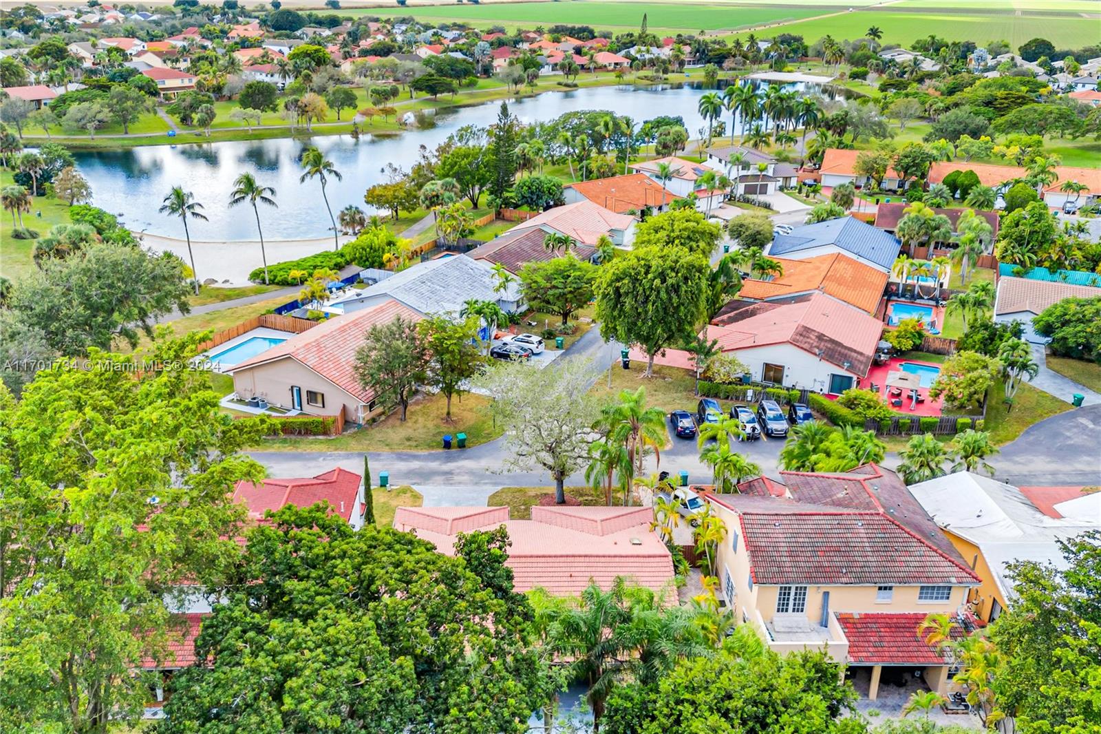 OAKWOOD AT THE HAMMOCKS - Residential Lease