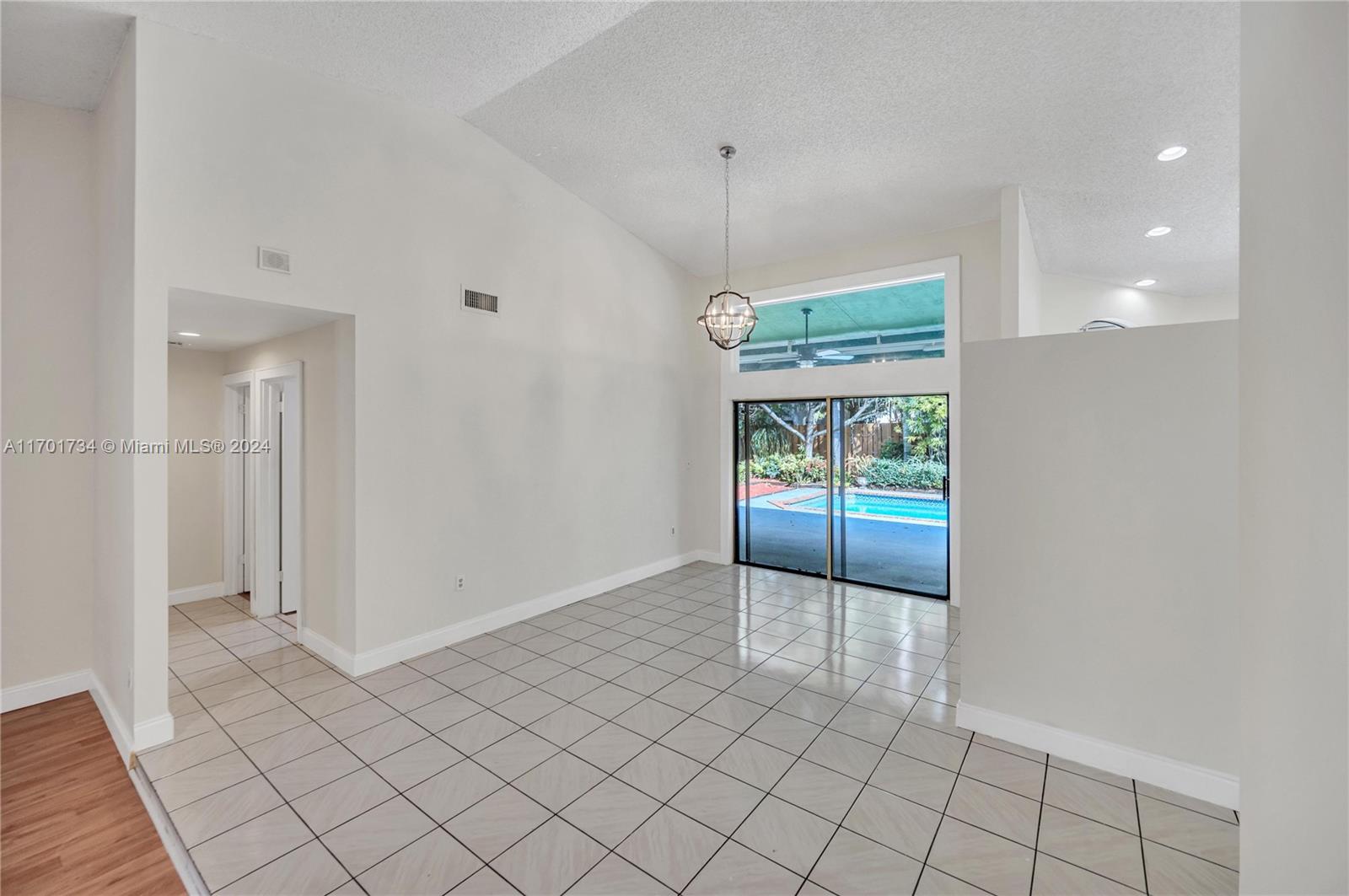 OAKWOOD AT THE HAMMOCKS - Residential Lease