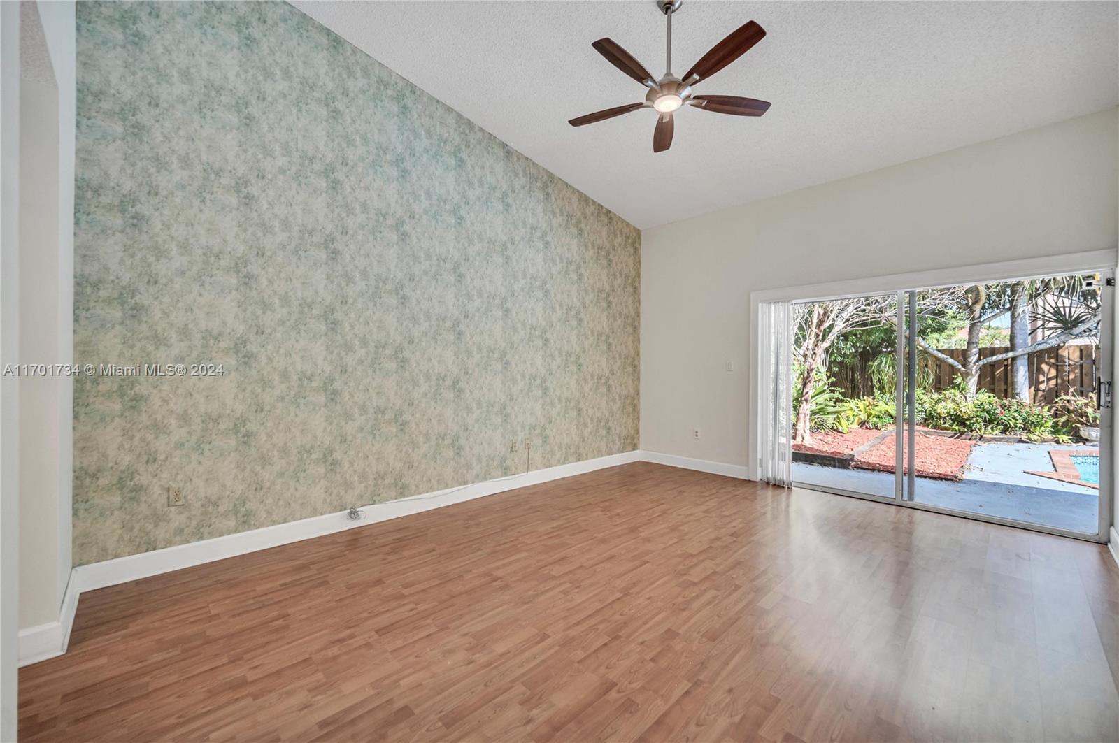 OAKWOOD AT THE HAMMOCKS - Residential Lease