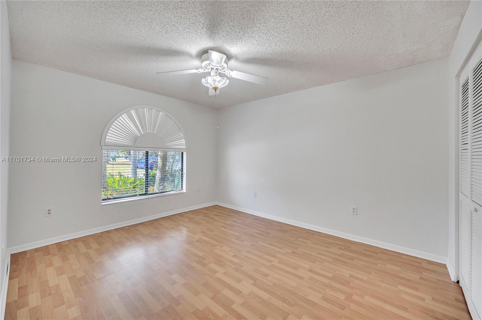 OAKWOOD AT THE HAMMOCKS - Residential Lease
