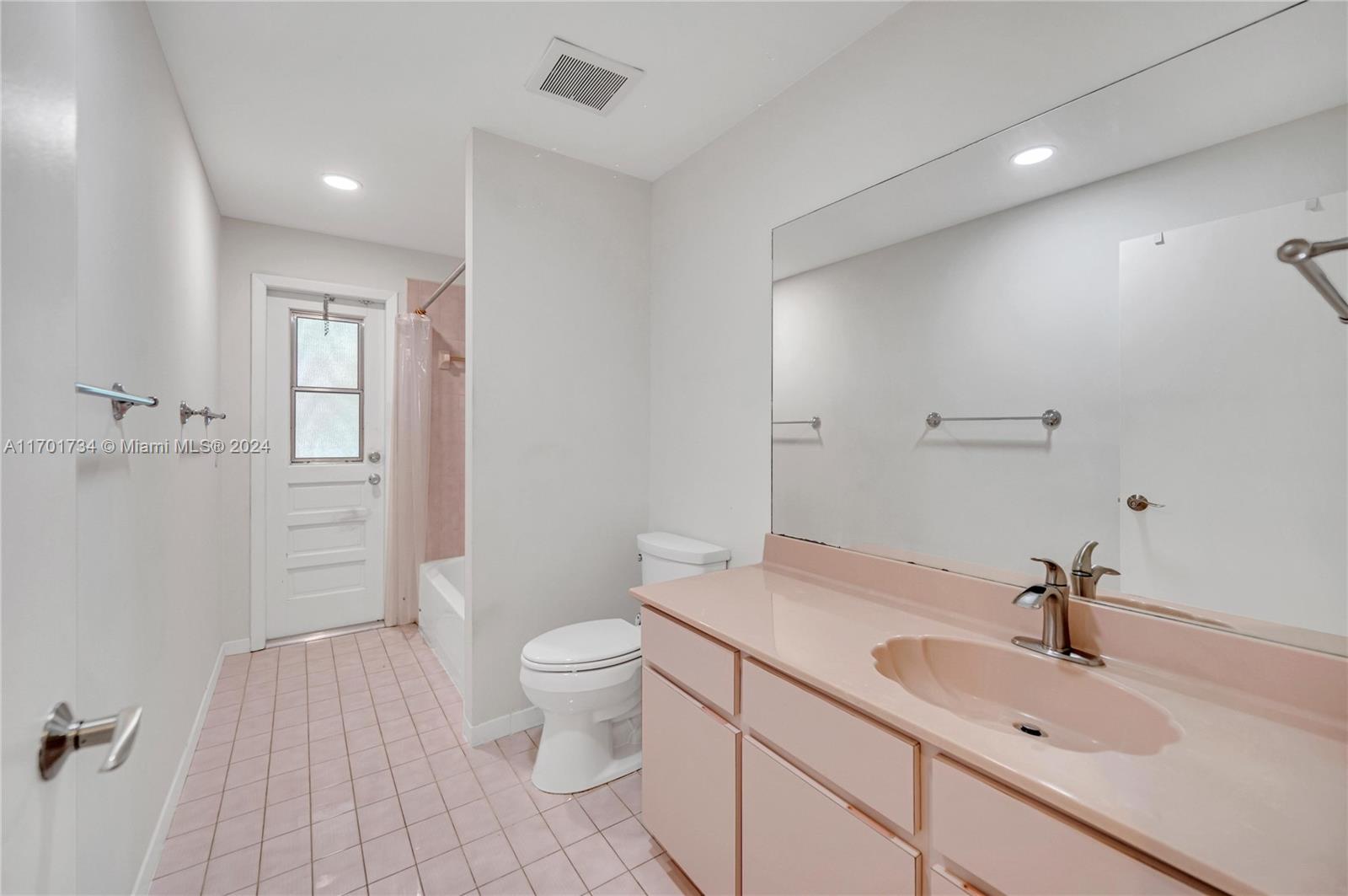OAKWOOD AT THE HAMMOCKS - Residential Lease