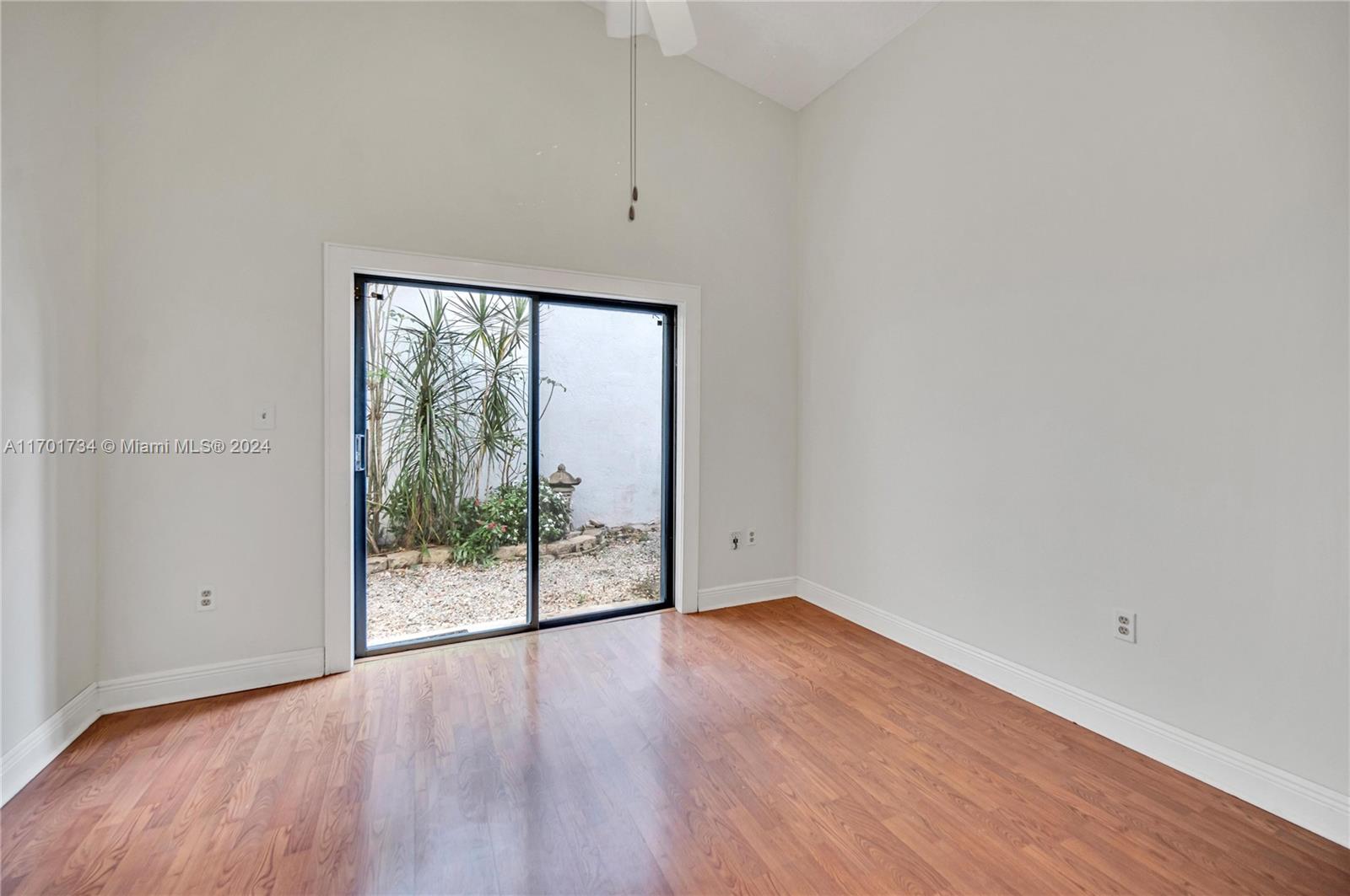 OAKWOOD AT THE HAMMOCKS - Residential Lease