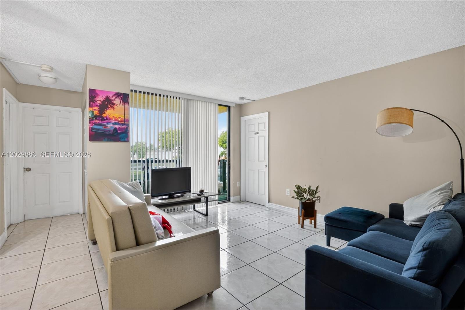 INTERNATIONAL PARK CONDO - Residential