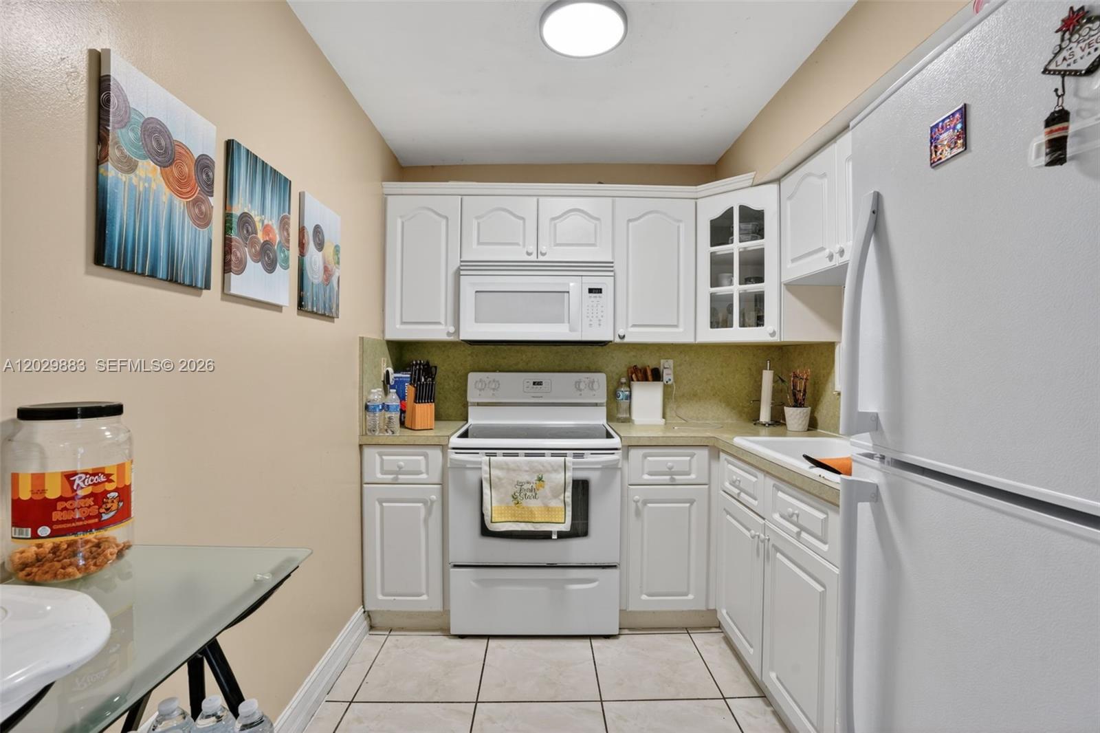 INTERNATIONAL PARK CONDO - Residential