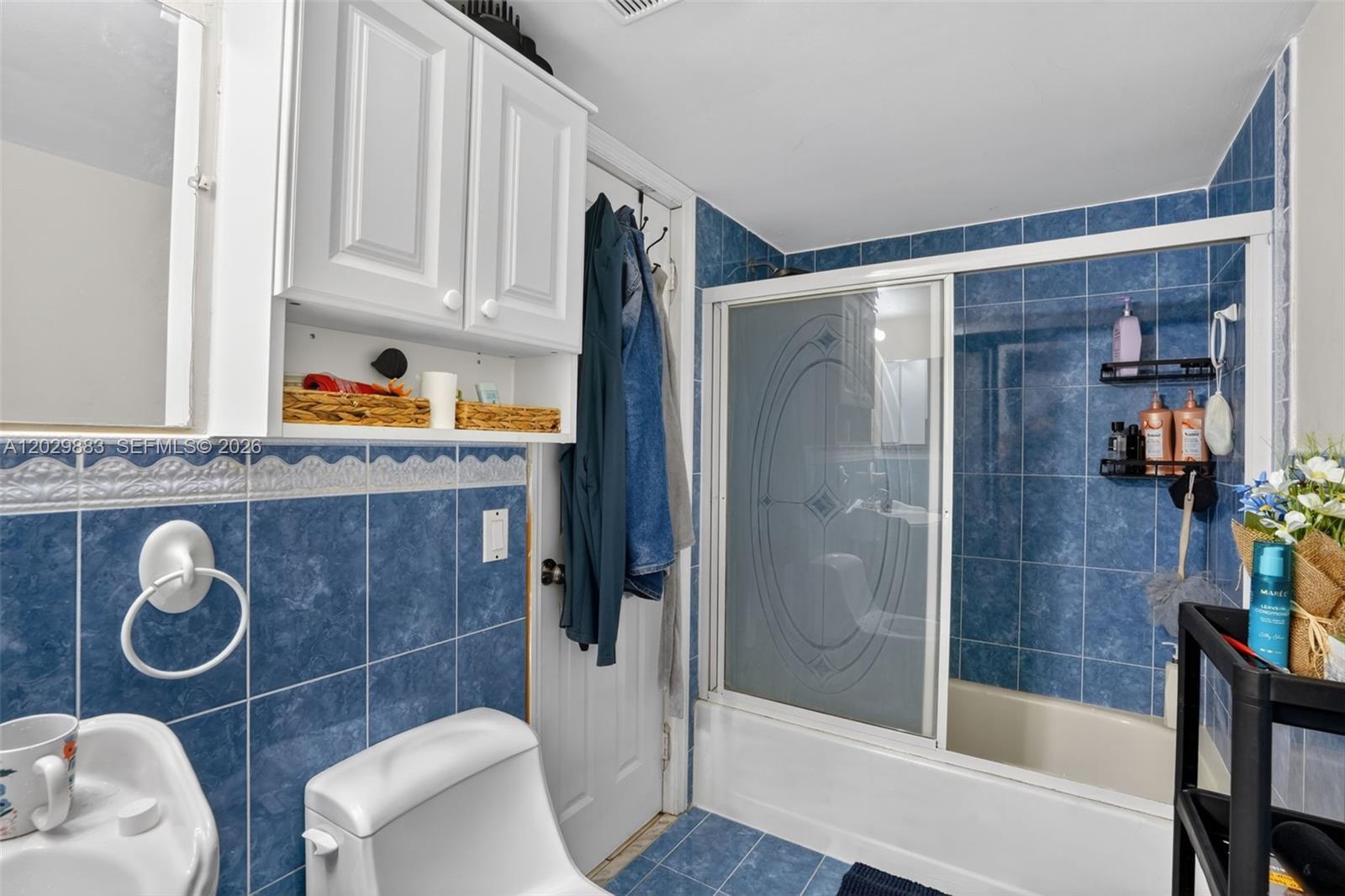 INTERNATIONAL PARK CONDO - Residential