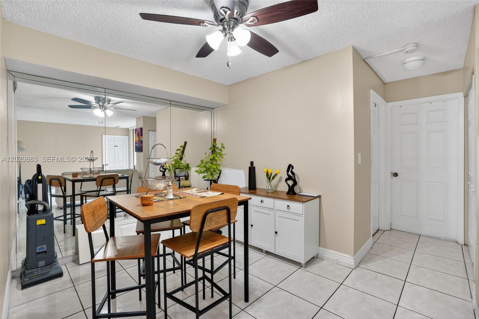 INTERNATIONAL PARK CONDO - Residential