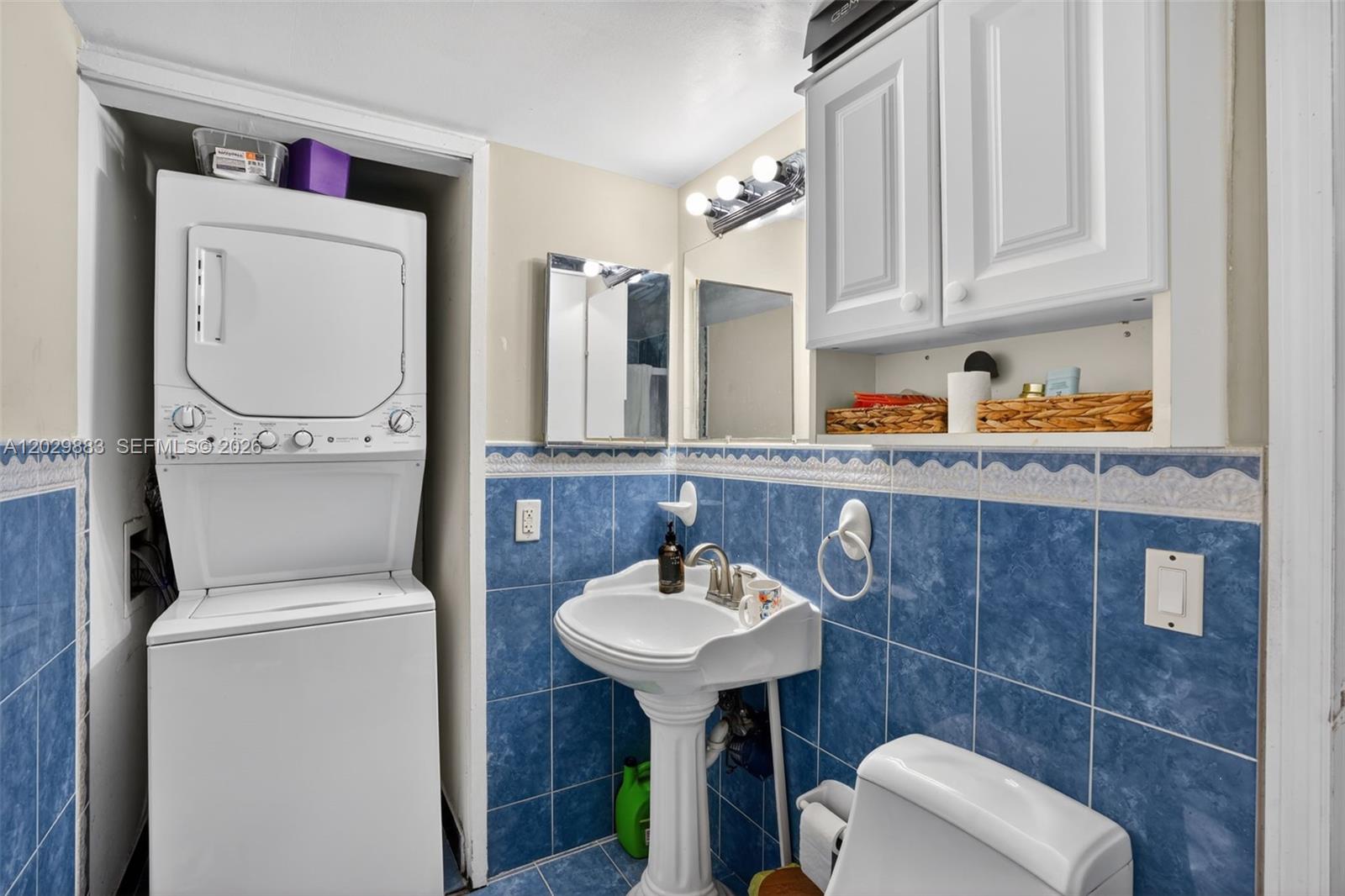 INTERNATIONAL PARK CONDO - Residential