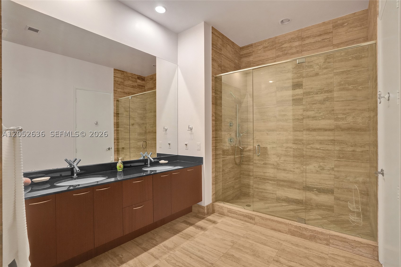 TDR TOWER I CONDO - Residential Lease