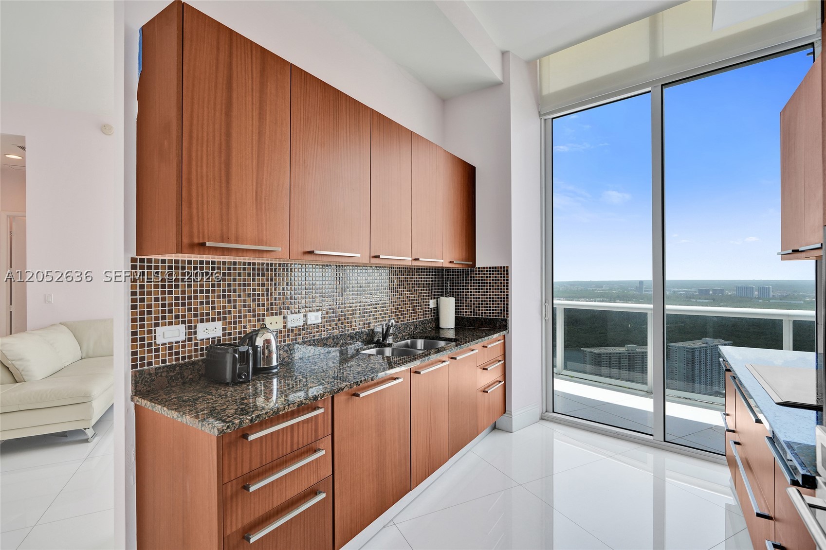 TDR TOWER I CONDO - Residential Lease
