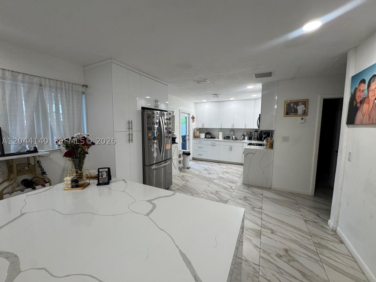 HOLLYWOOD BEACH GARDENS - Residential