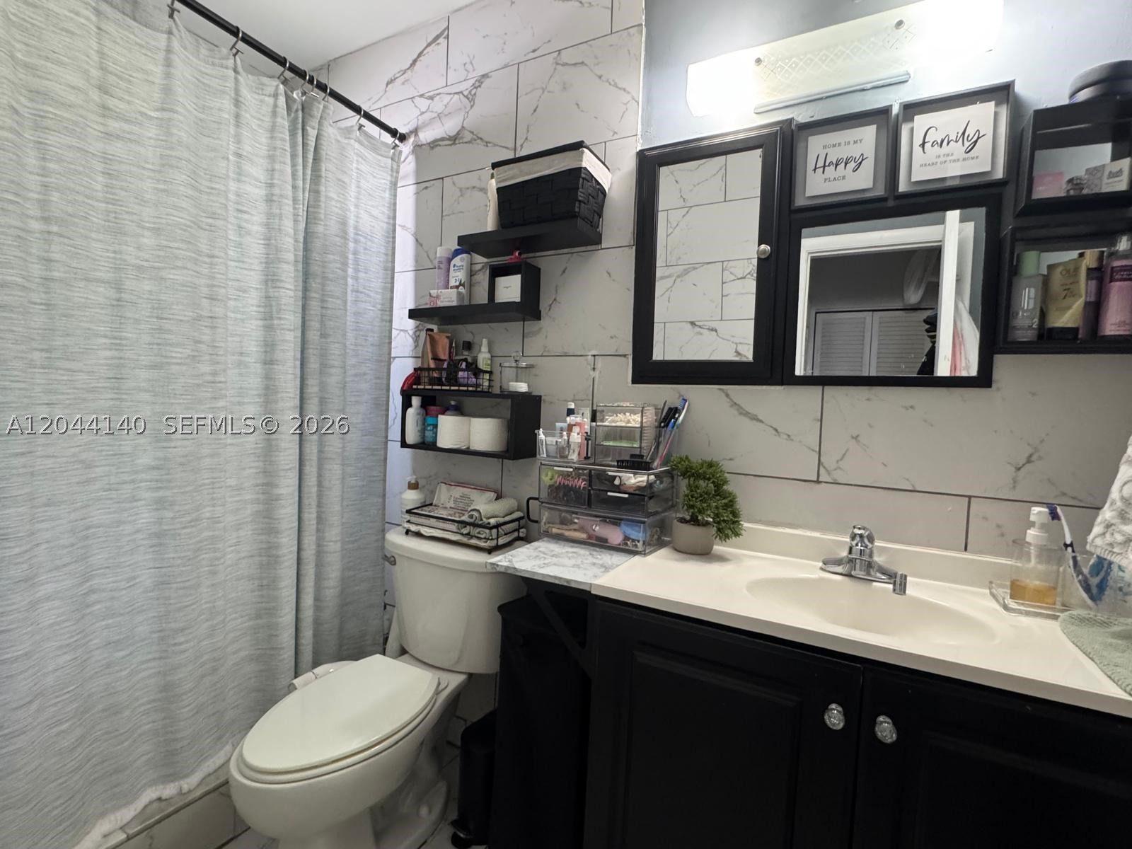 HOLLYWOOD BEACH GARDENS - Residential