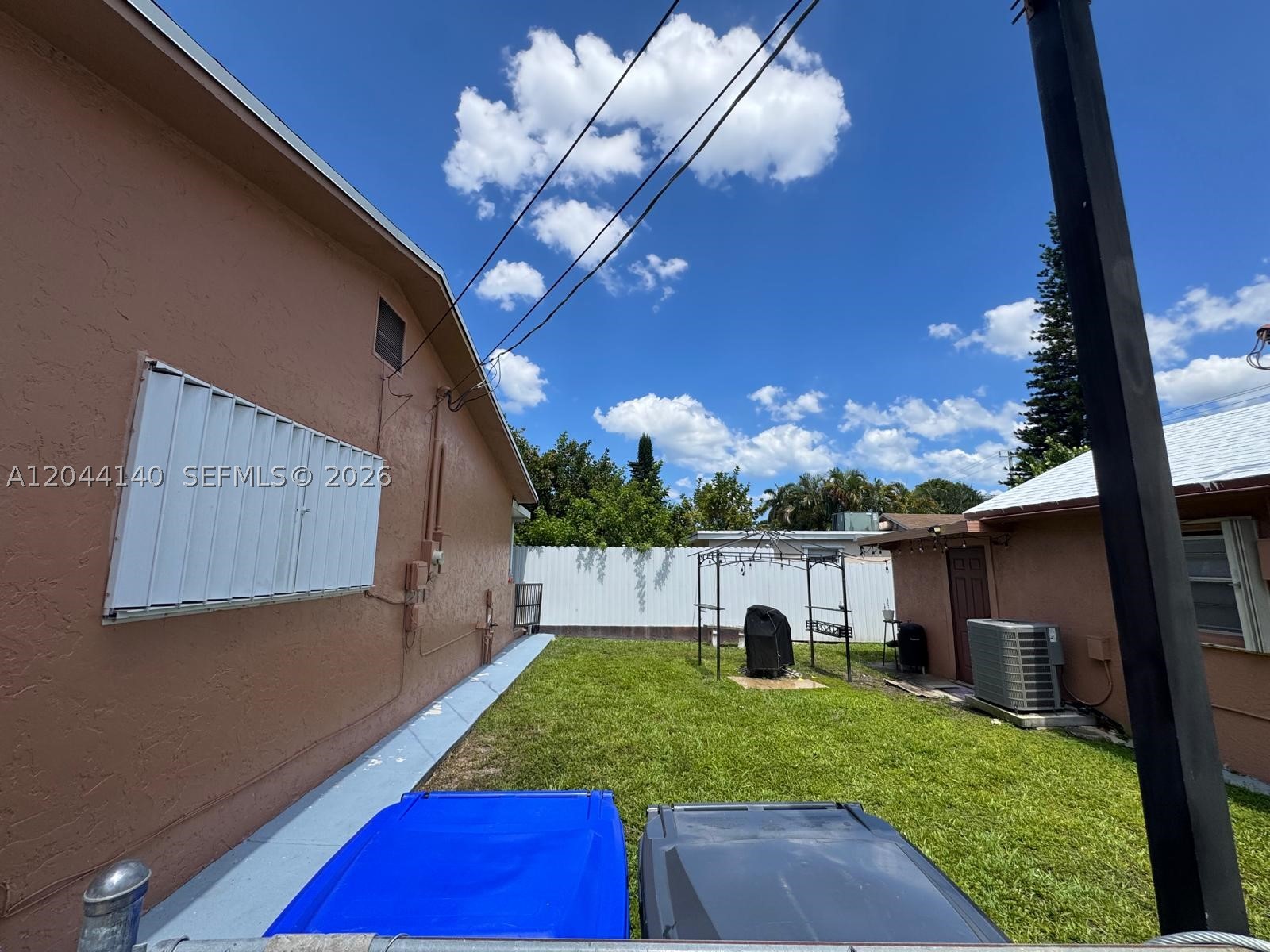 HOLLYWOOD BEACH GARDENS - Residential