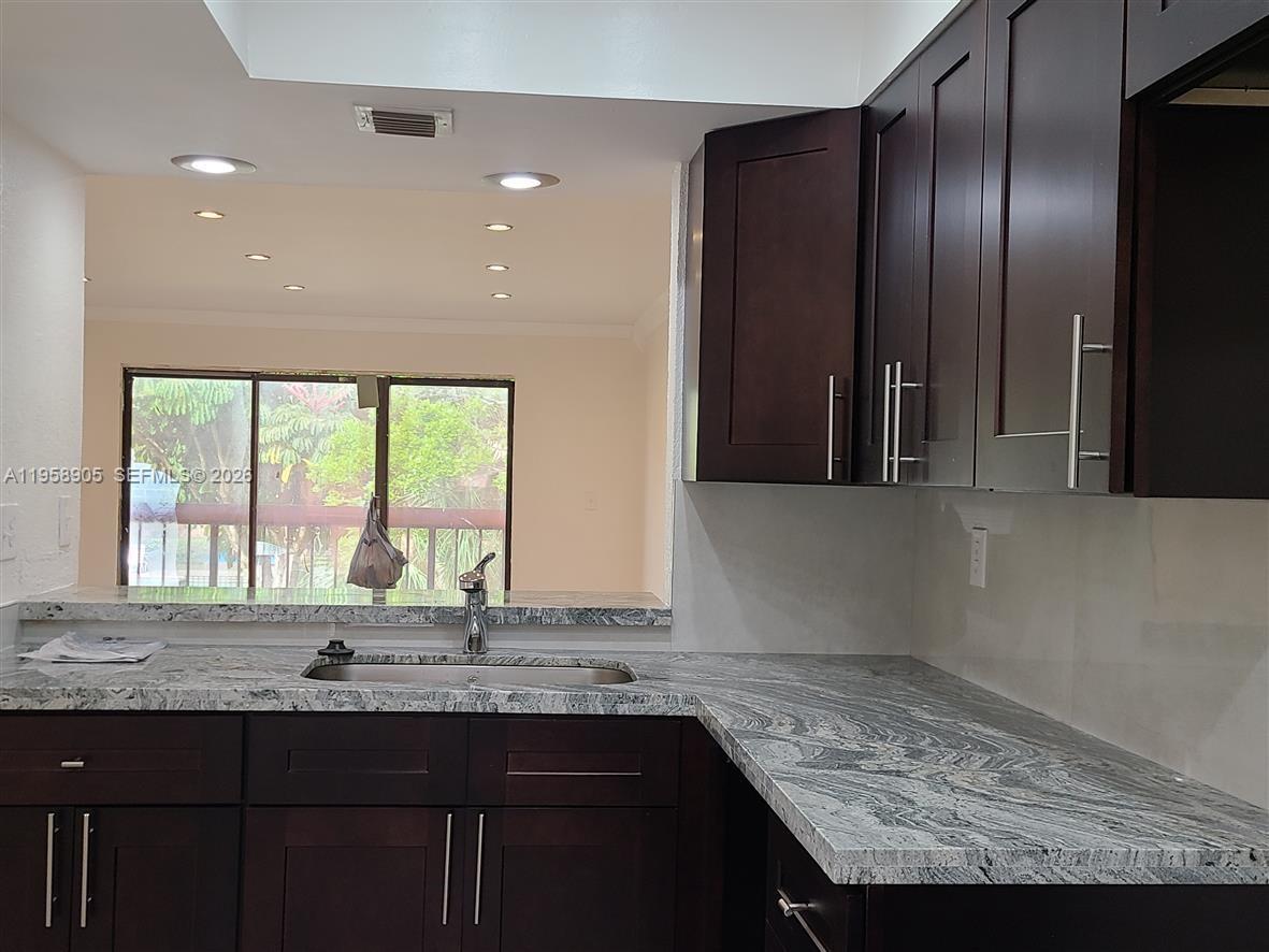 DEL RIO VILLAGE NORTH - Residential