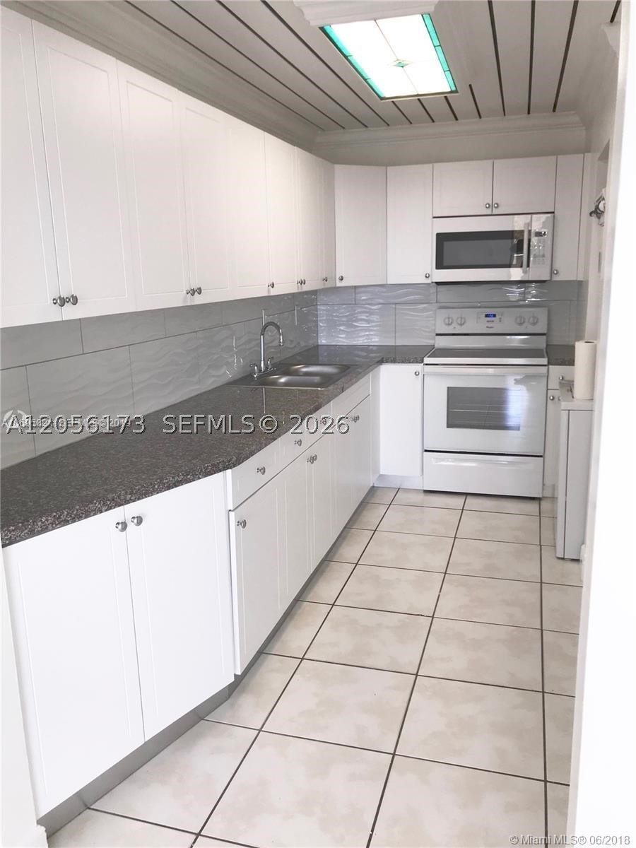 SAMARI LAKE EAST CONDO - Residential Lease