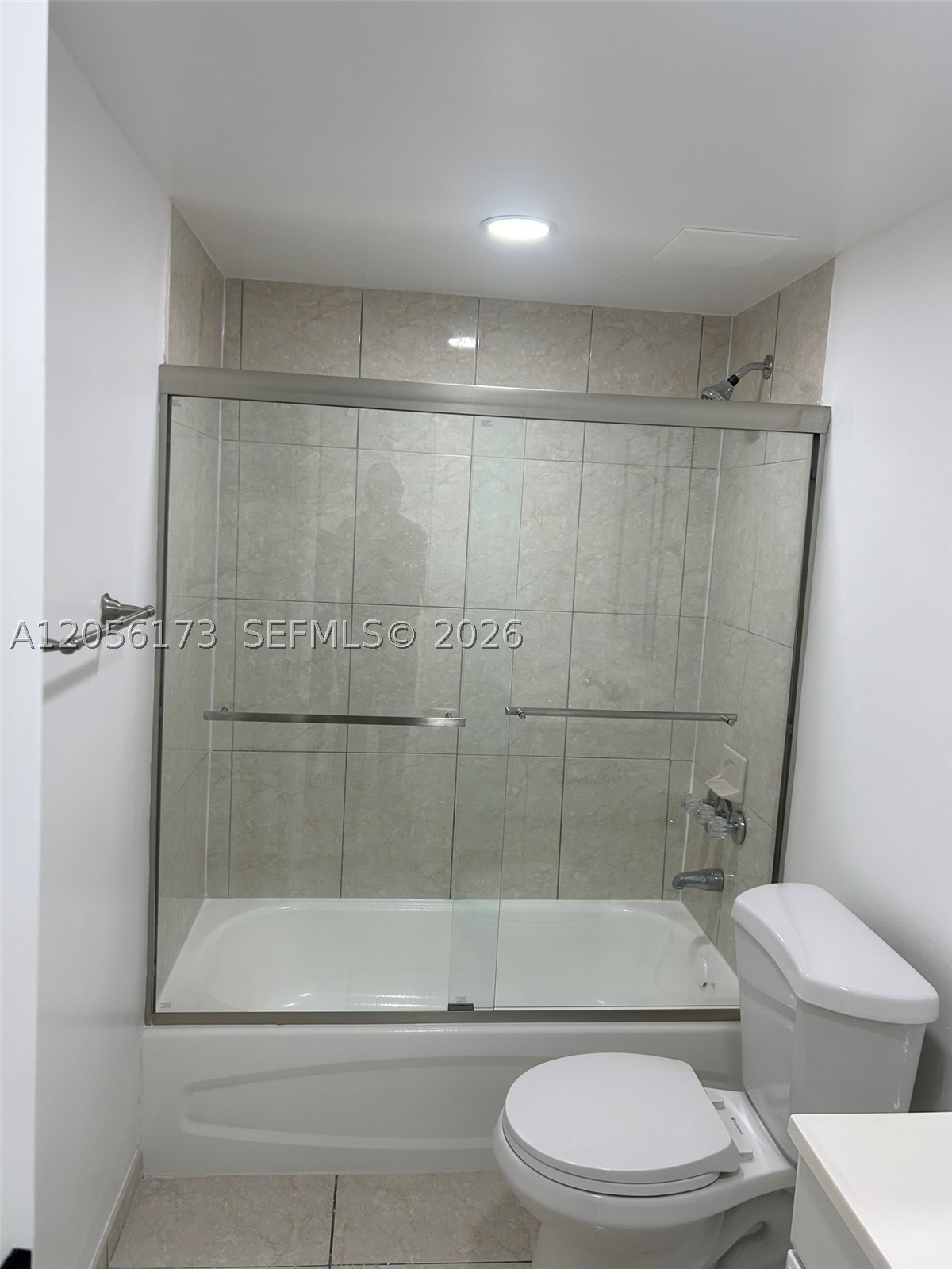 SAMARI LAKE EAST CONDO - Residential Lease