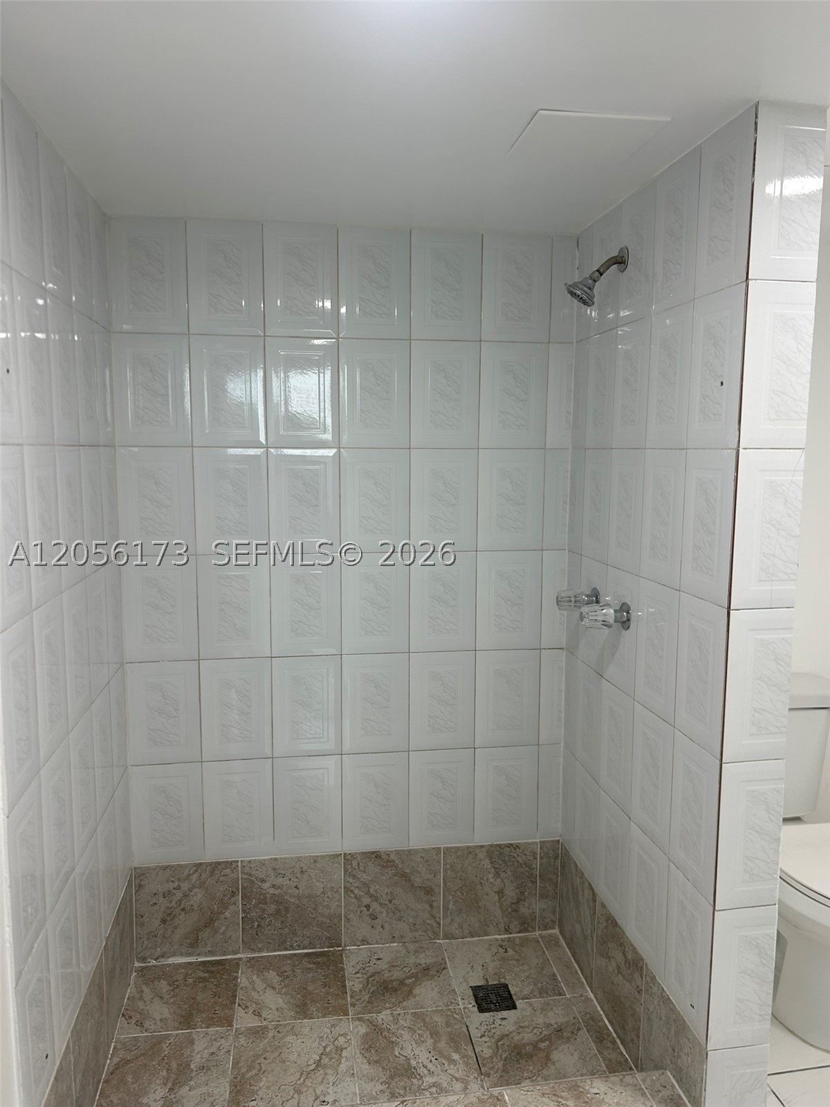 SAMARI LAKE EAST CONDO - Residential Lease