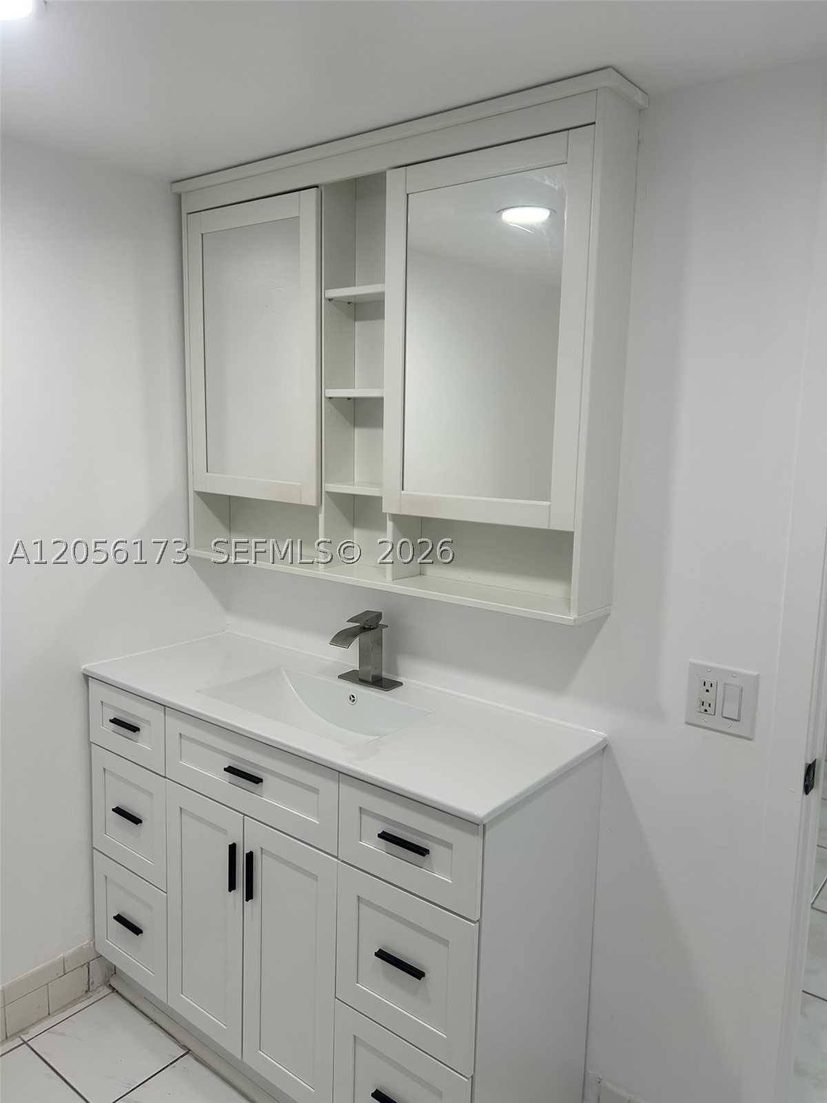 SAMARI LAKE EAST CONDO - Residential Lease