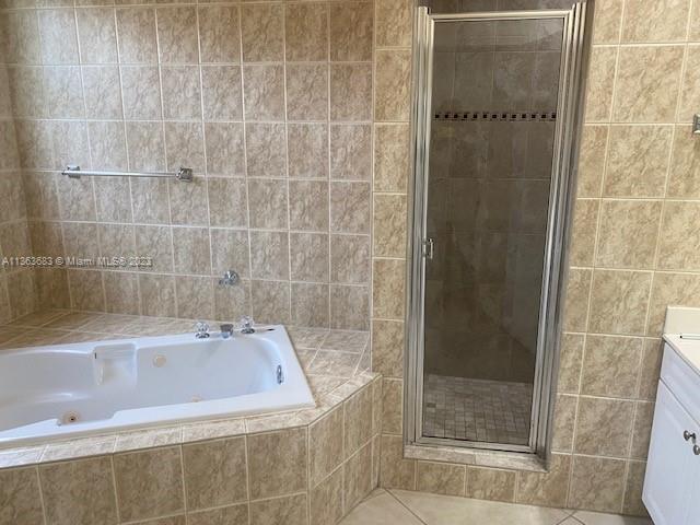 ARC GROVE CONDO - Residential Lease