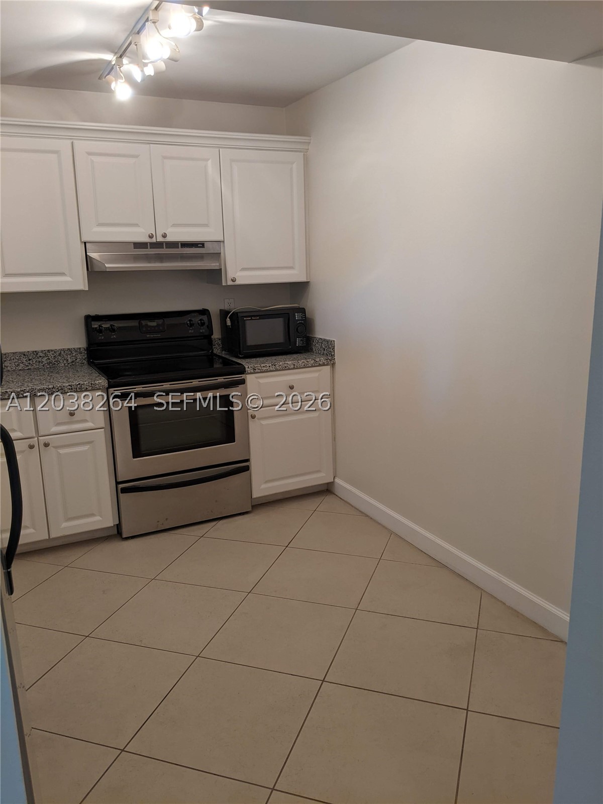 BELASERA AT PINE ISLAND C - Residential Lease