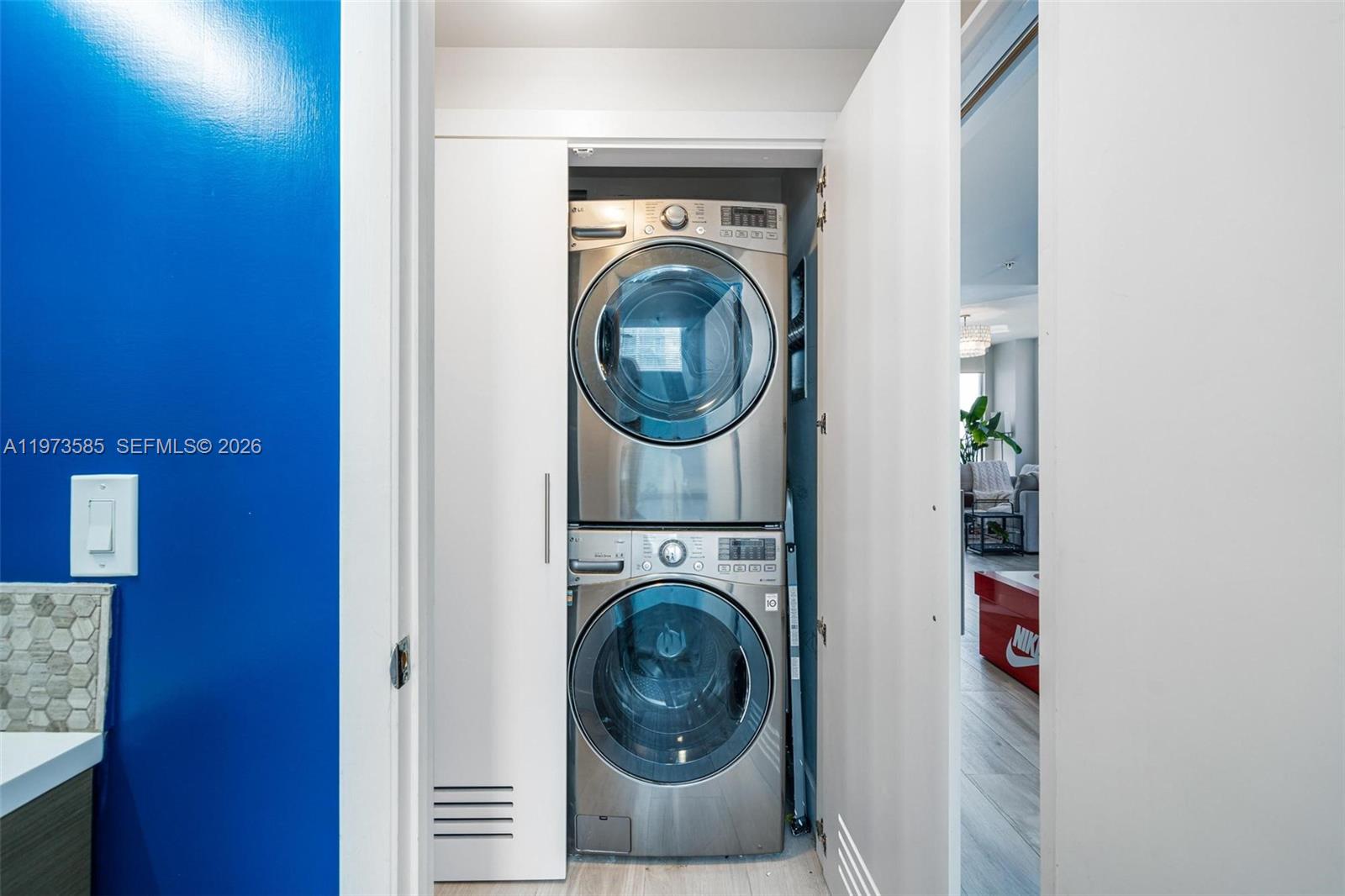 NEW WAVE CONDO - Residential