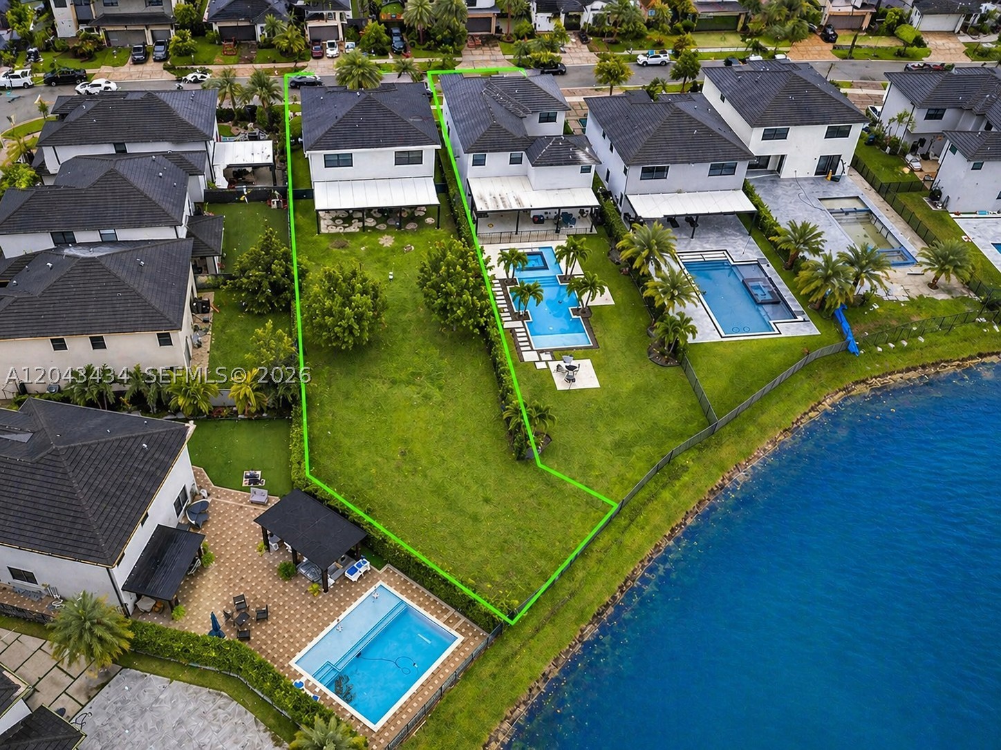 DUNNWOODY LAKE - Residential