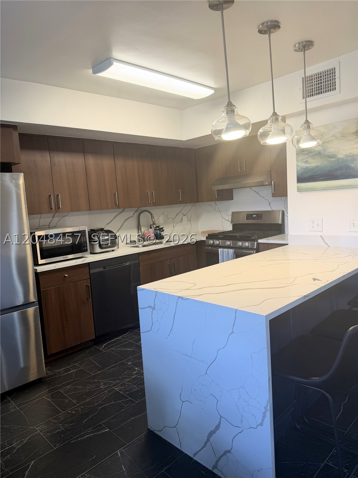 GREENGLADES CONDO13 - Residential Lease