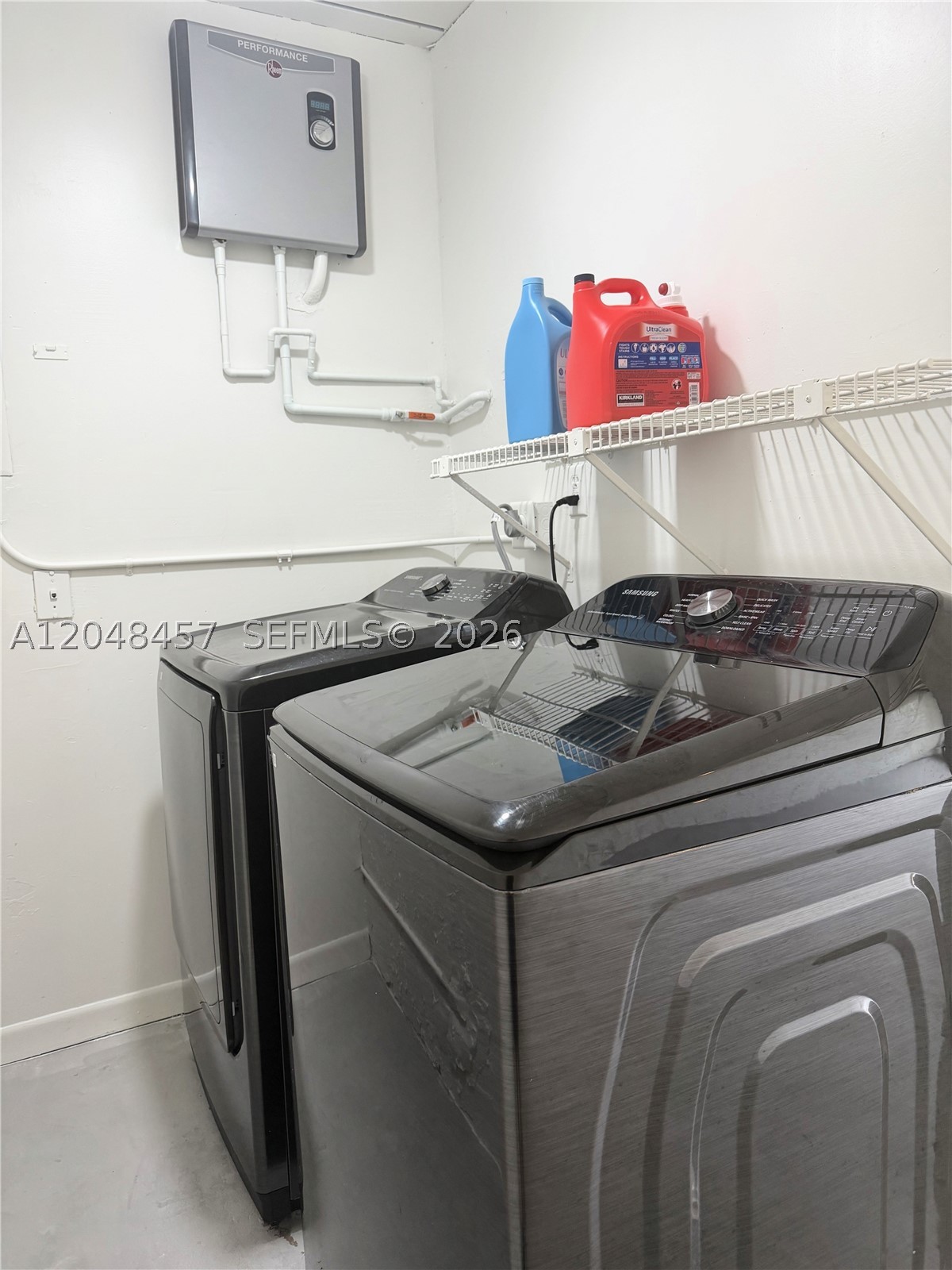 GREENGLADES CONDO13 - Residential Lease