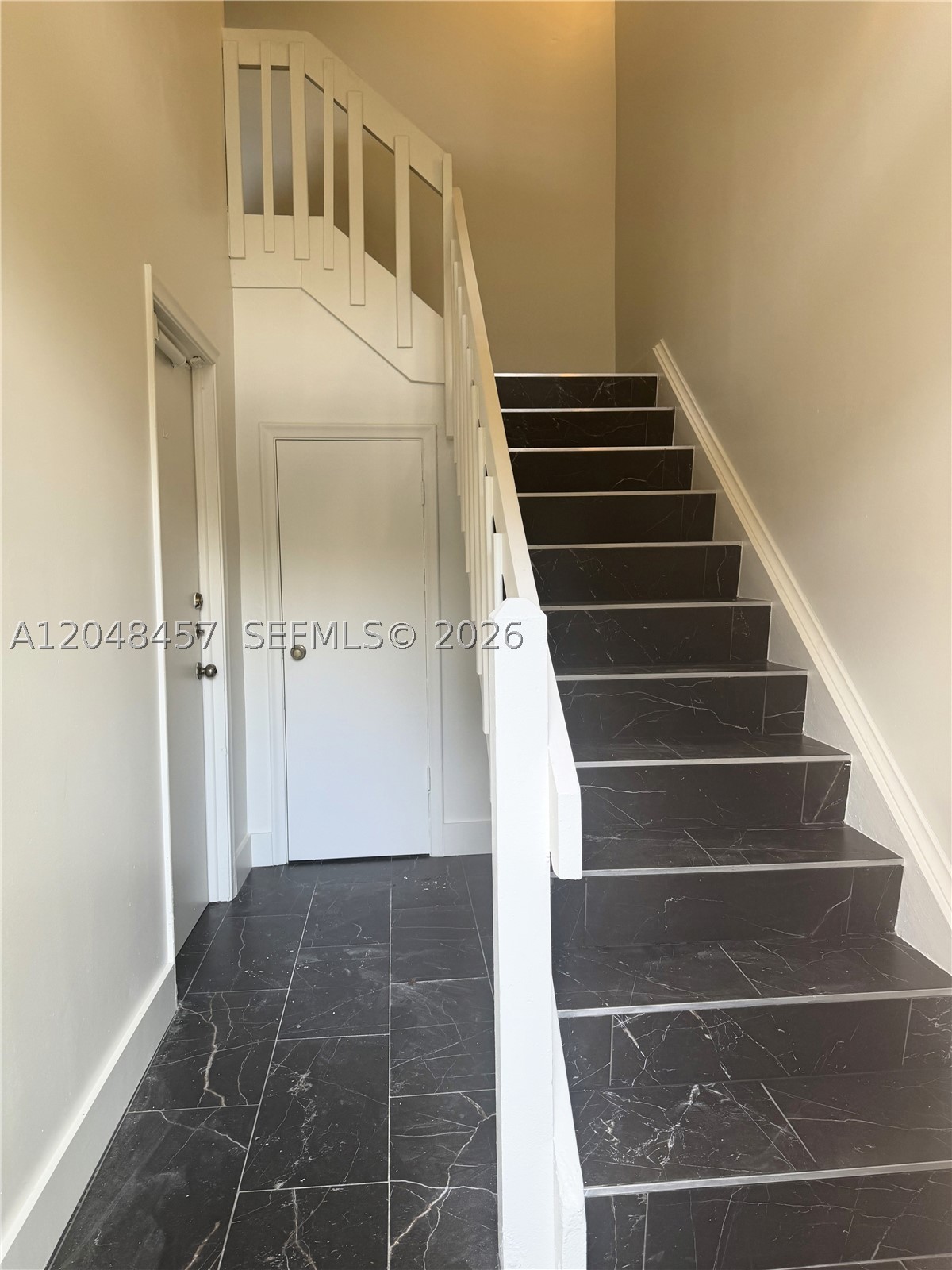 GREENGLADES CONDO13 - Residential Lease