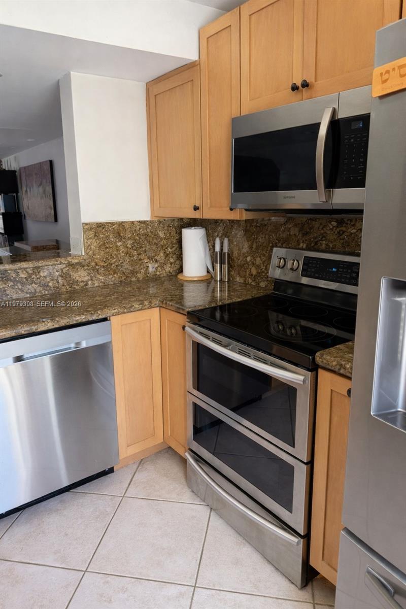 LAKEVIEW TOWNHOMES CONDO - Residential
