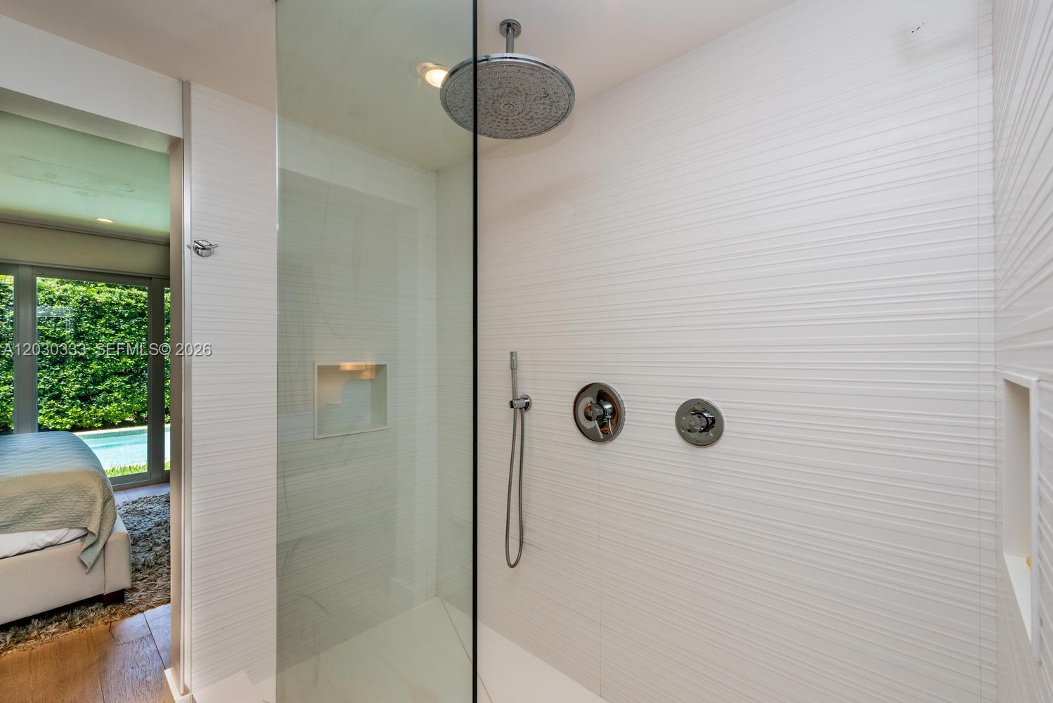 LAKE VIEW SUB - Residential Lease