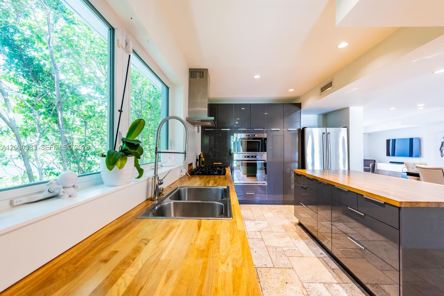 LAKE VIEW SUB - Residential Lease