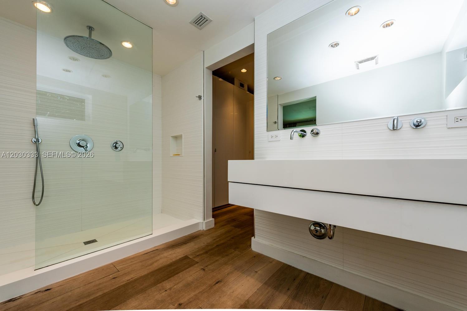 LAKE VIEW SUB - Residential Lease