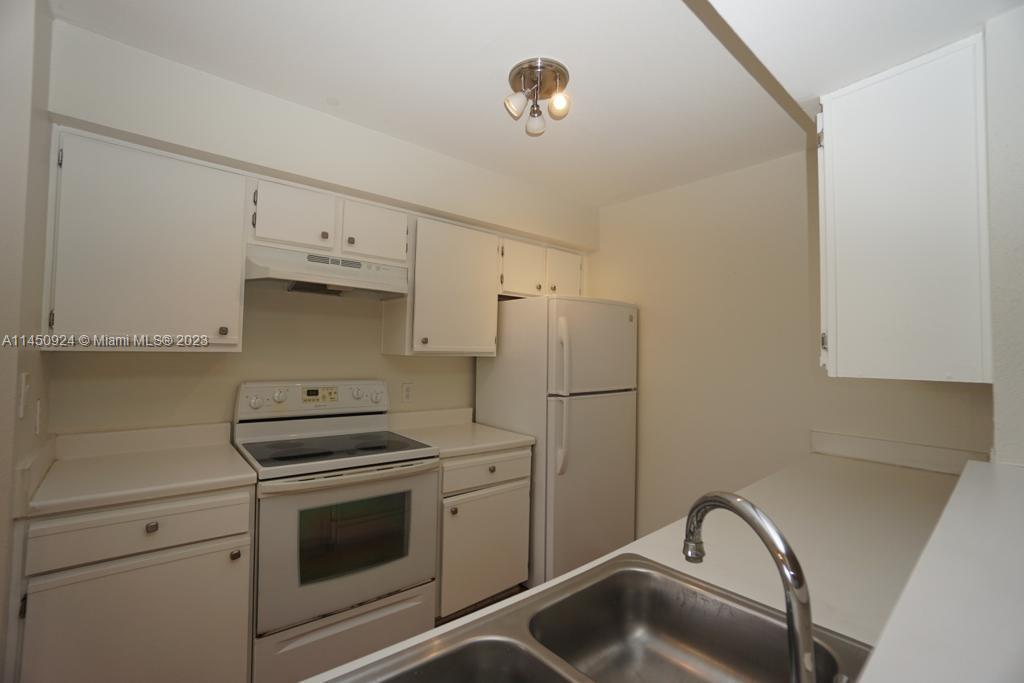 SAILBOAT POINTE CONDO - Residential
