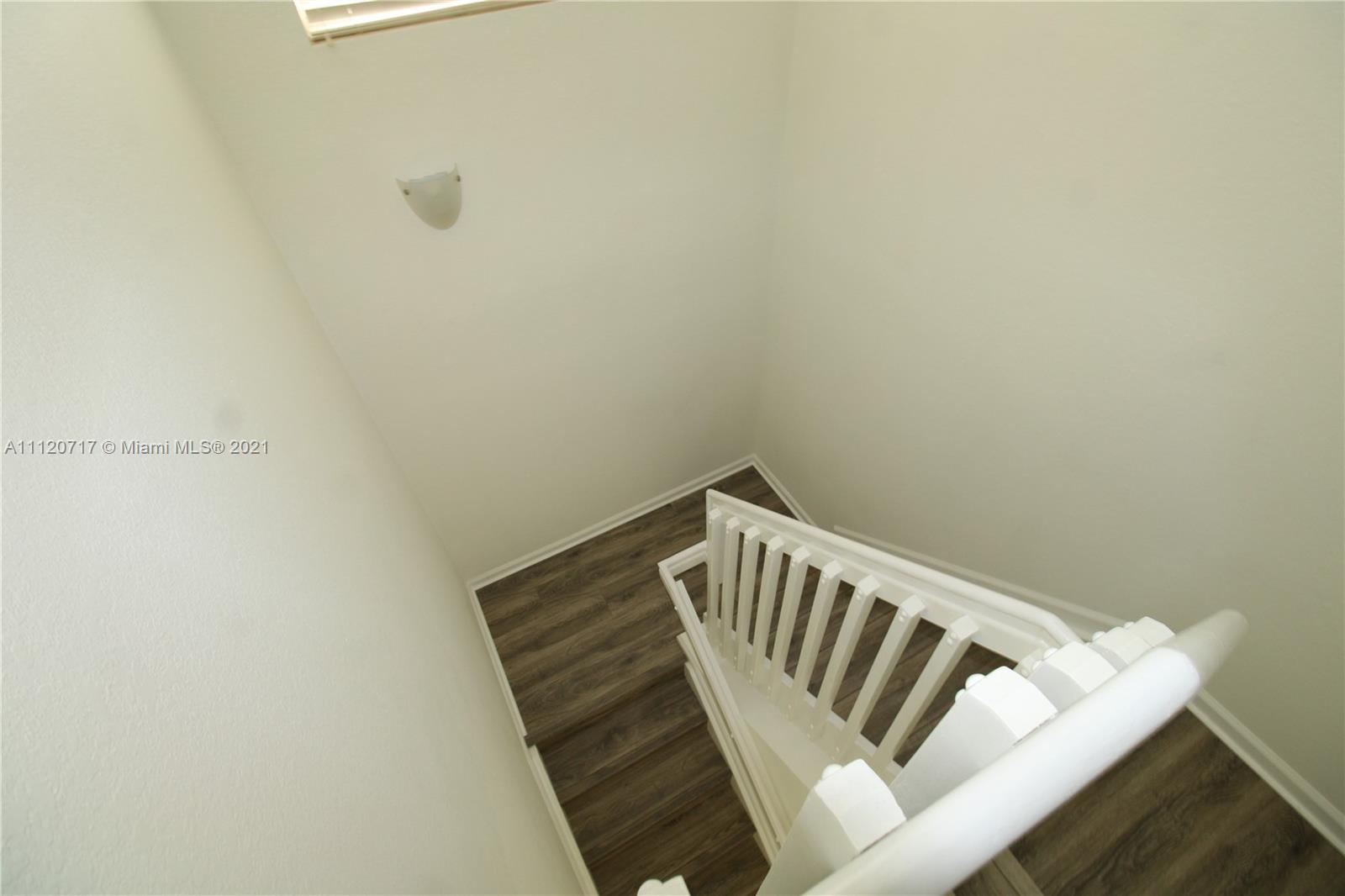 ST MAARTEN AT GRAND BAY C - Residential Lease