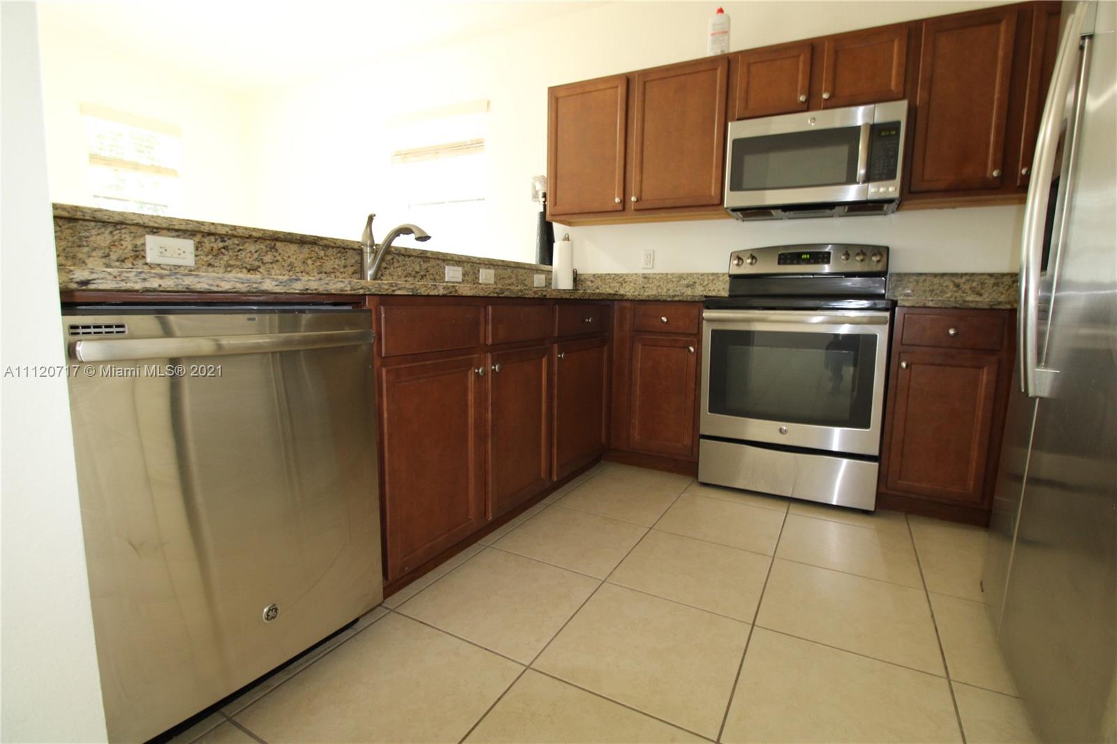 ST MAARTEN AT GRAND BAY C - Residential Lease