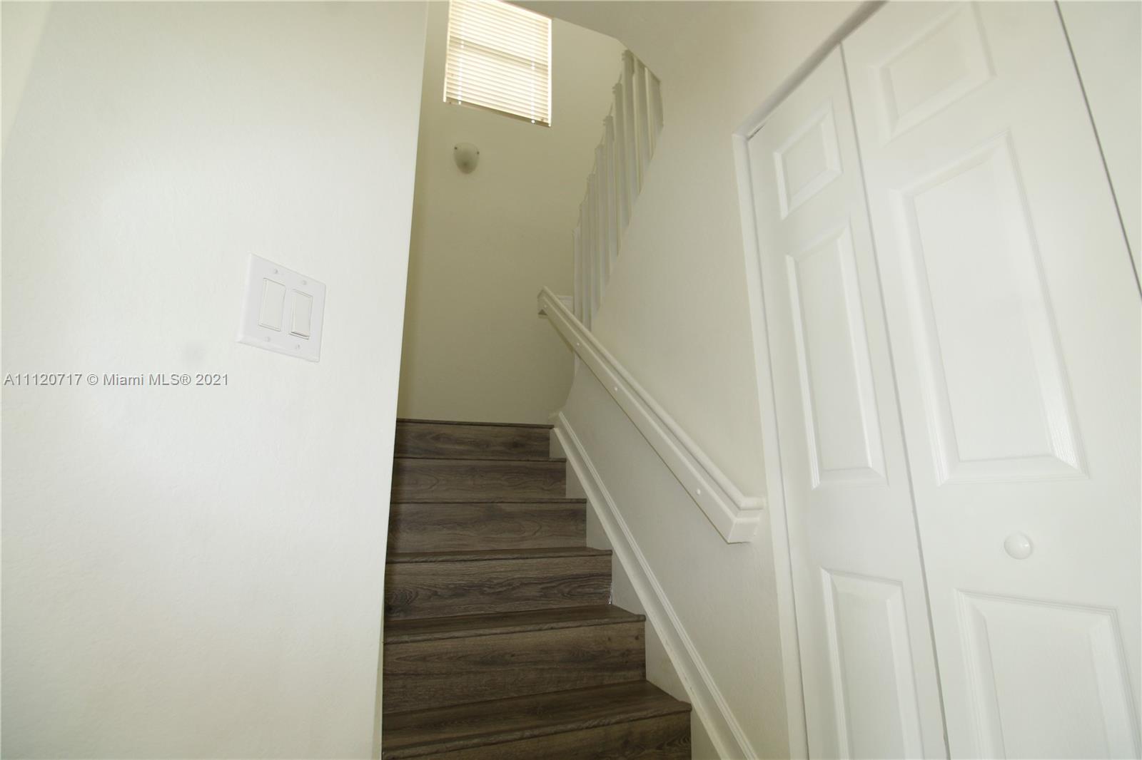 ST MAARTEN AT GRAND BAY C - Residential Lease