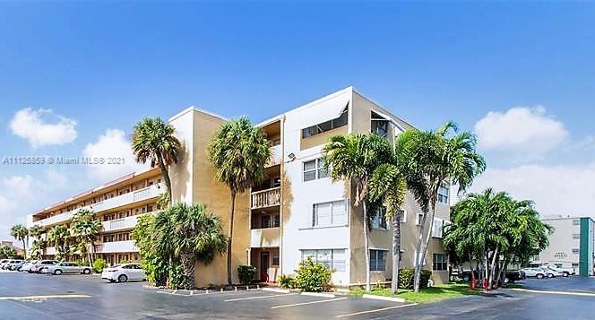 Centrally located, 1 bedroom 1 bathroom condo in quiet, well-maintained community, with beautiful grounds and inviting pool area. Bamboo floors throughout with large bedroom and screened-in porch. Amenities include heated pool, clubhouse, laundry facilities on each floor. Secure intercom access to the building's foyer and elevator. Close to beaches, supermarkets, shopping, casinos, racetracks, & golf. The free city trolley is outside the door, and bus stops are within a city block. April Mist HOA has no age restrictions and allows rentals once a year. Don’t miss out! This will go fast!!!