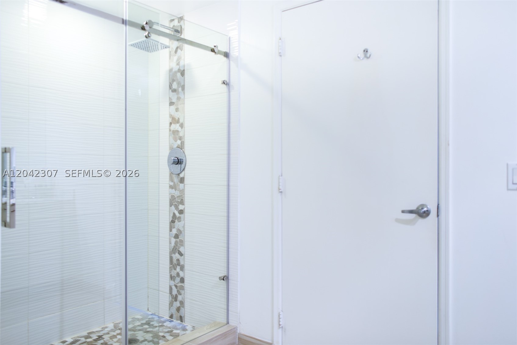 THE PLAZA 851 BRICKELL CO - Residential Lease