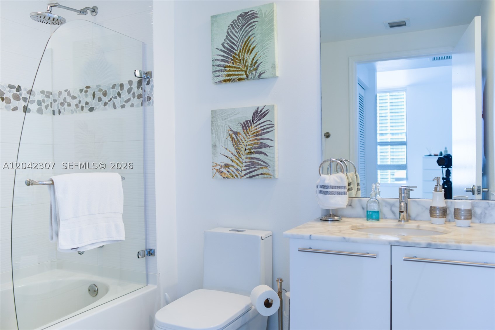 THE PLAZA 851 BRICKELL CO - Residential Lease