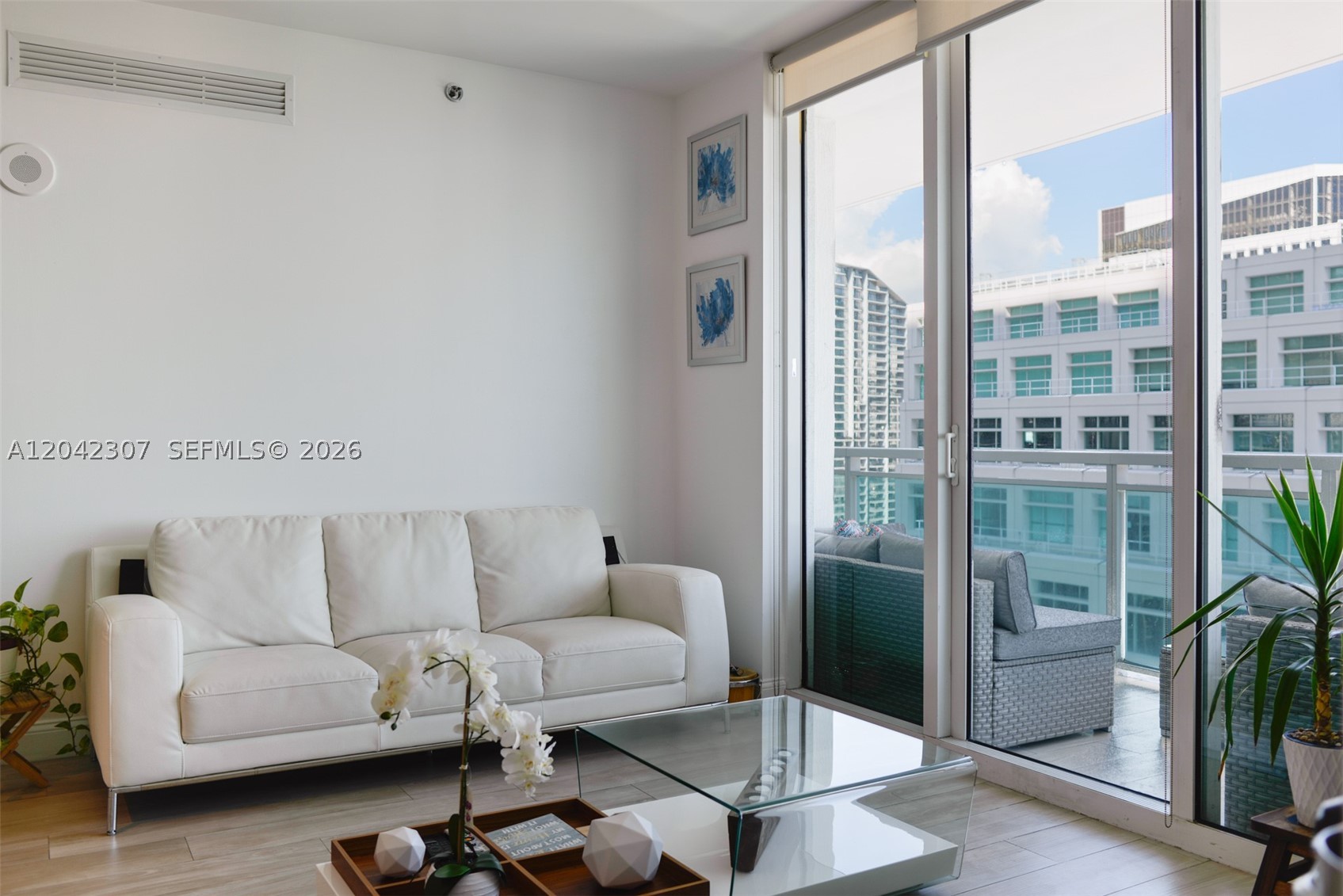THE PLAZA 851 BRICKELL CO - Residential Lease