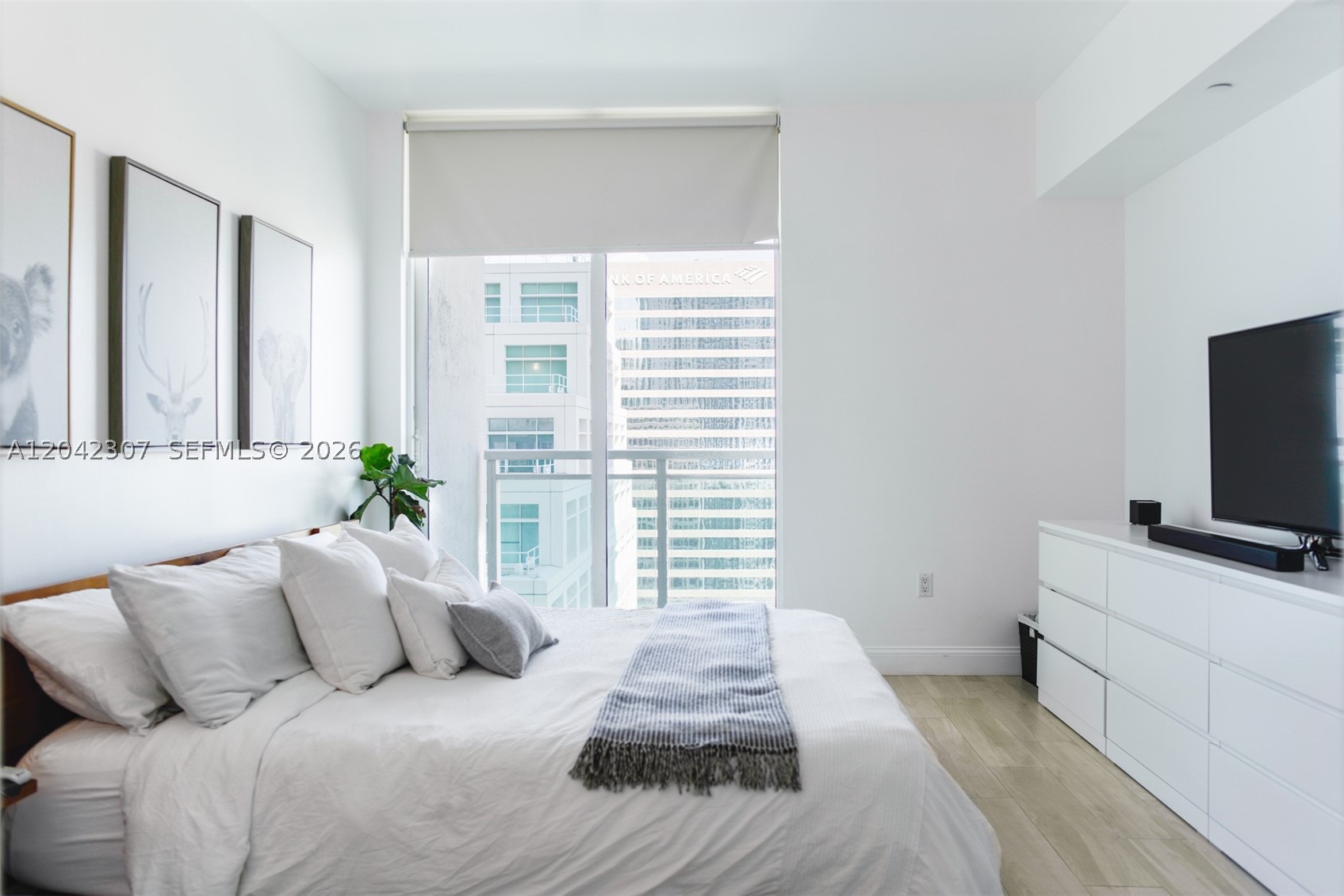 THE PLAZA 851 BRICKELL CO - Residential Lease