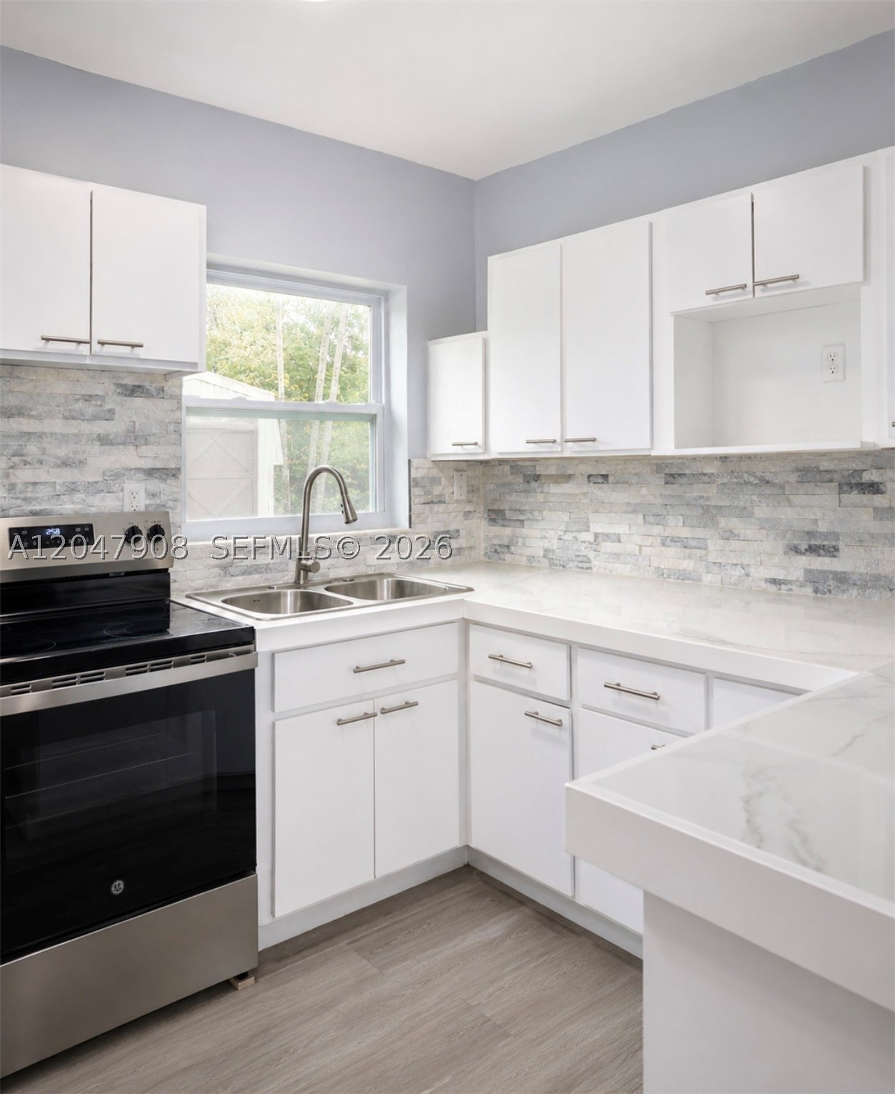 SHORES ESTATES - Residential Lease