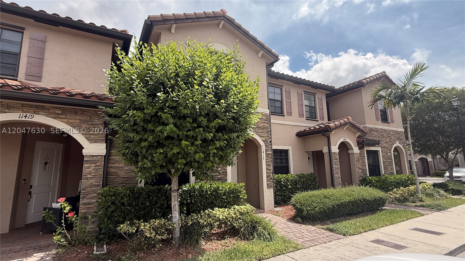 COCO PALM ESTATES - Residential Lease