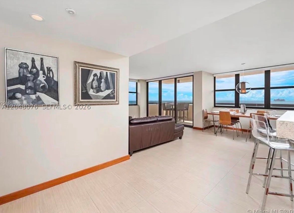 CLUB ATLANTIS CONDO - Residential