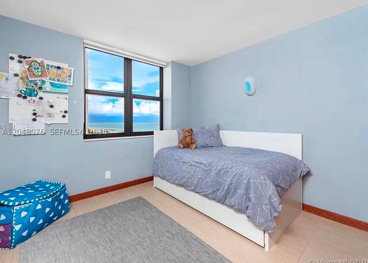 CLUB ATLANTIS CONDO - Residential