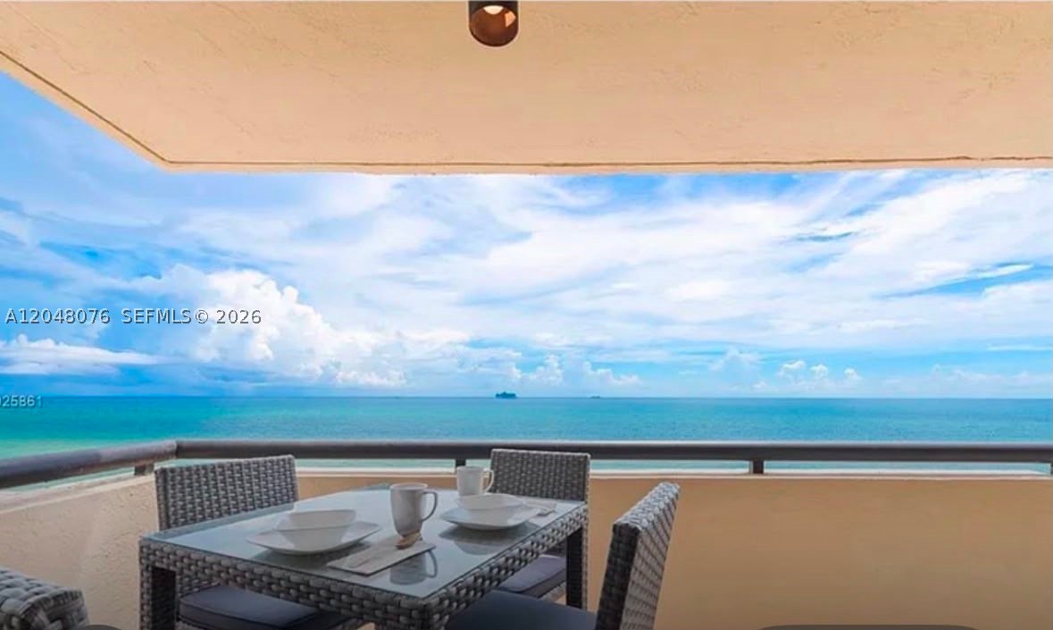 CLUB ATLANTIS CONDO - Residential