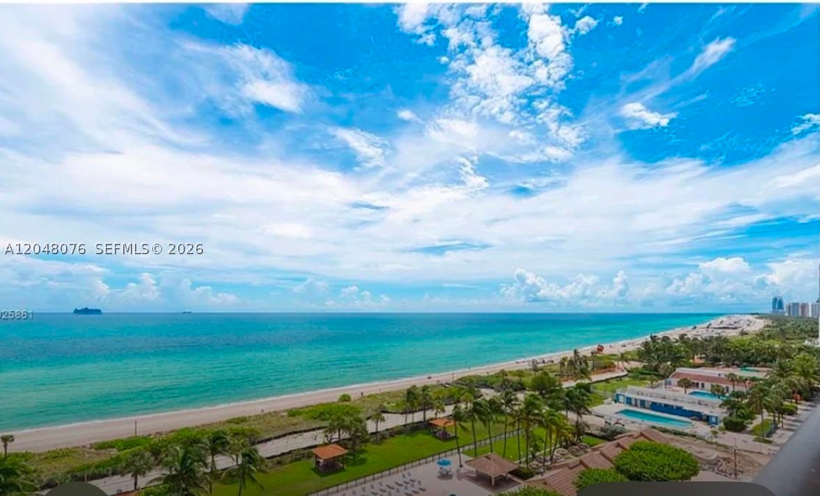CLUB ATLANTIS CONDO - Residential