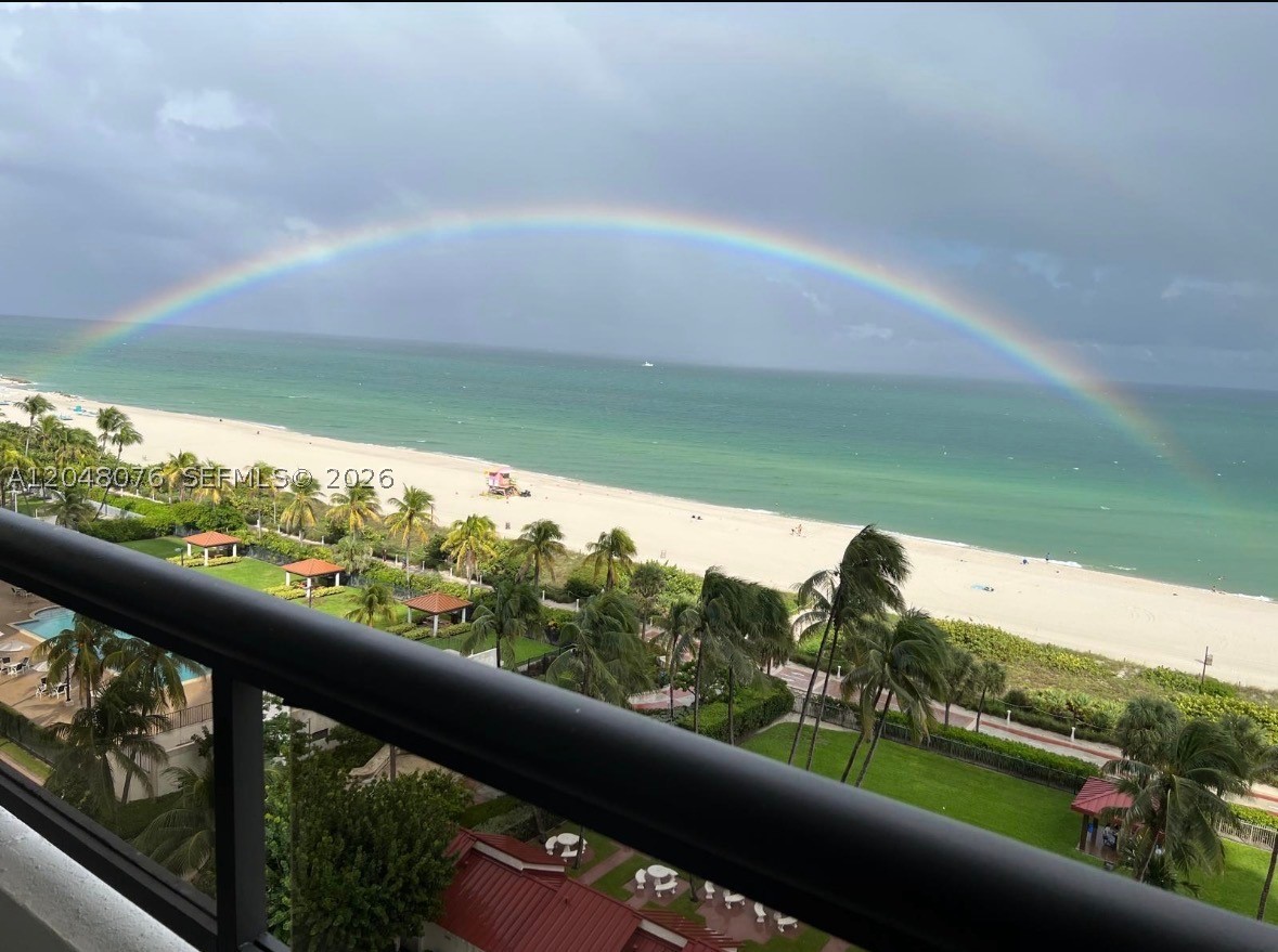 CLUB ATLANTIS CONDO - Residential